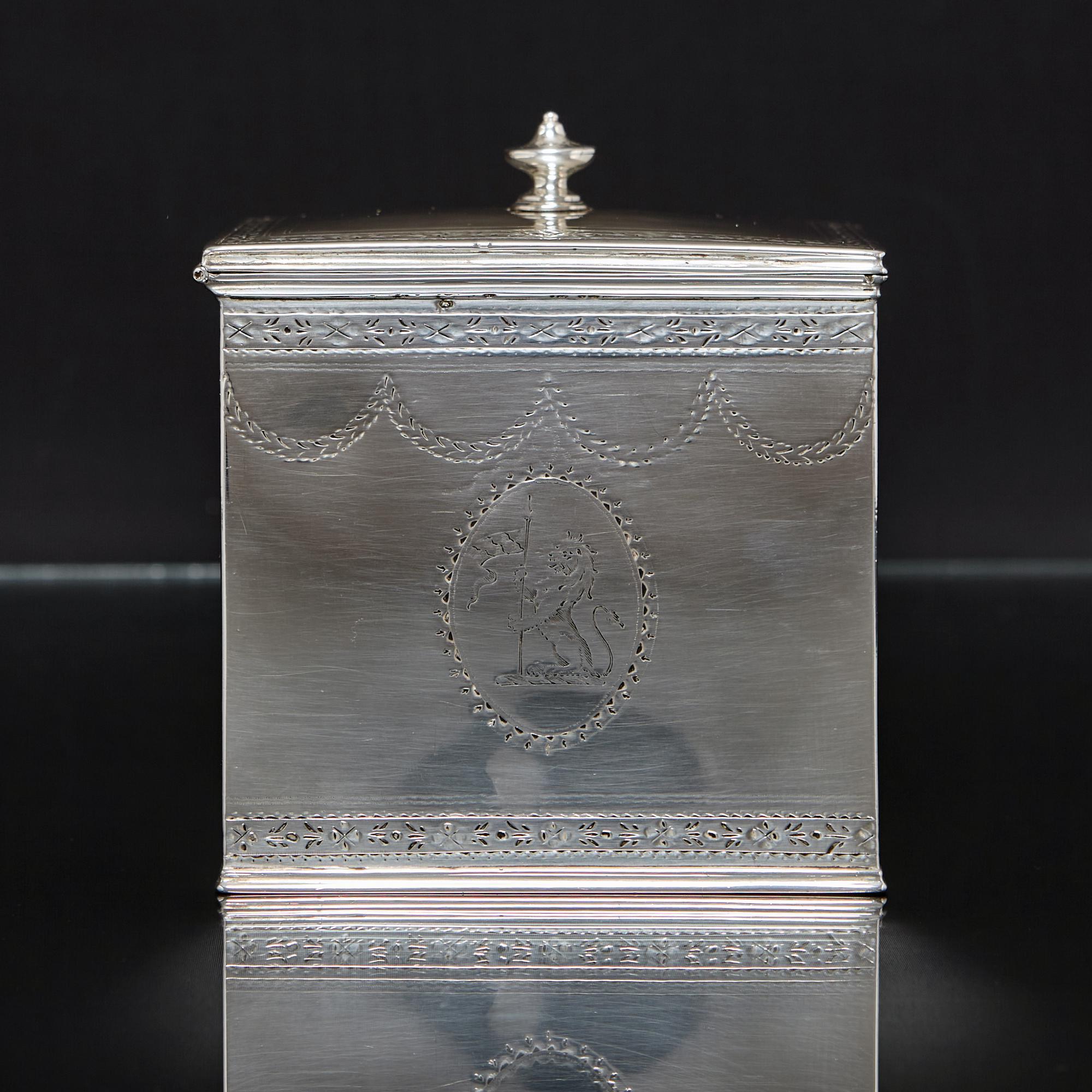 Sterling Silver George III silver tea caddy For Sale