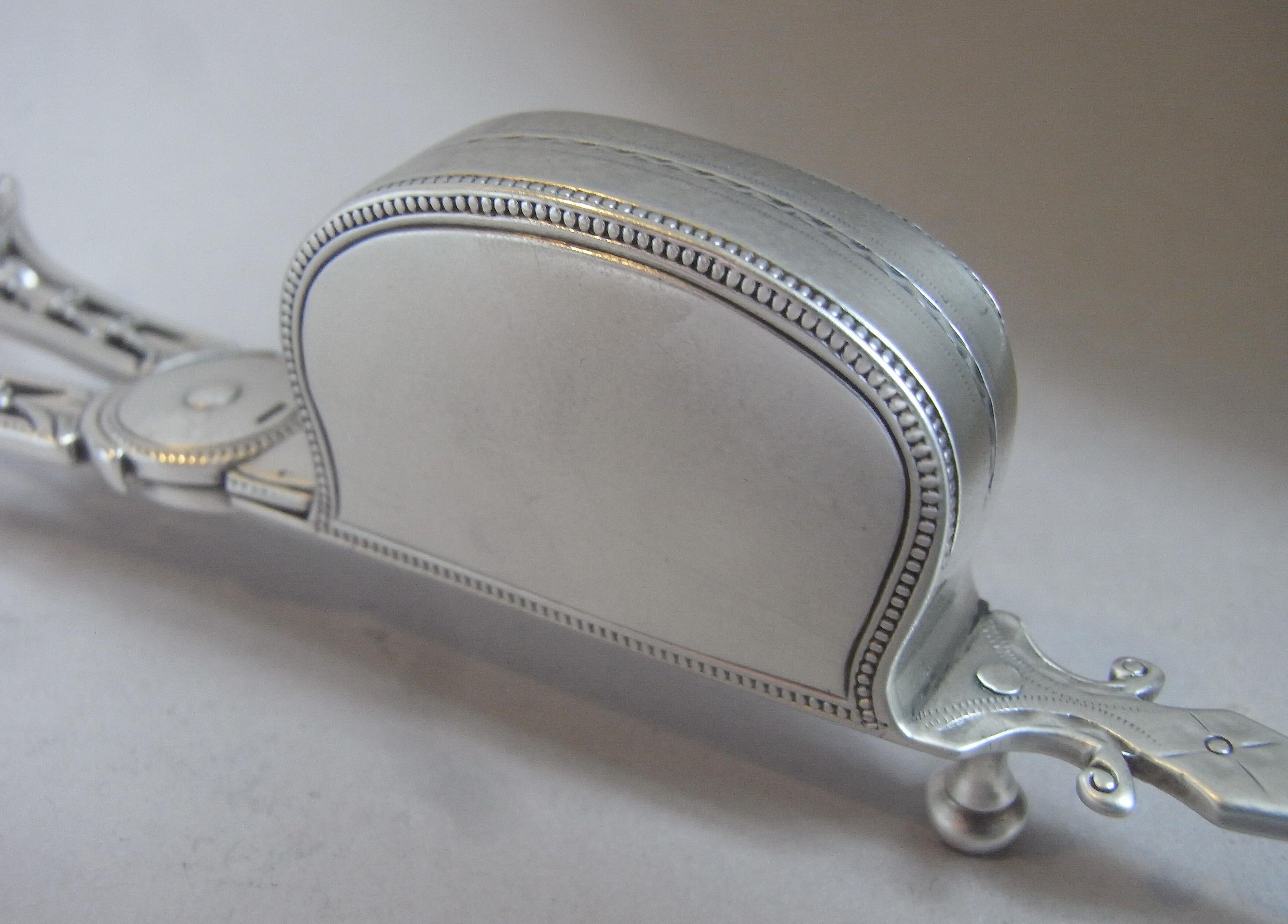 Silver George III Snuffer Tray & Scissors by Robert Hennell & John Buckett, 1780-89 For Sale