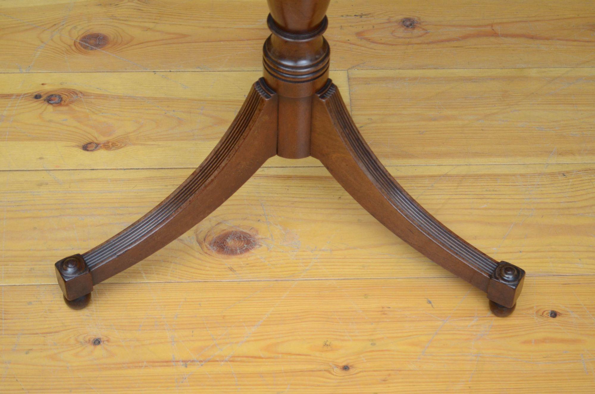 George III Solid Mahogany Table For Sale 3