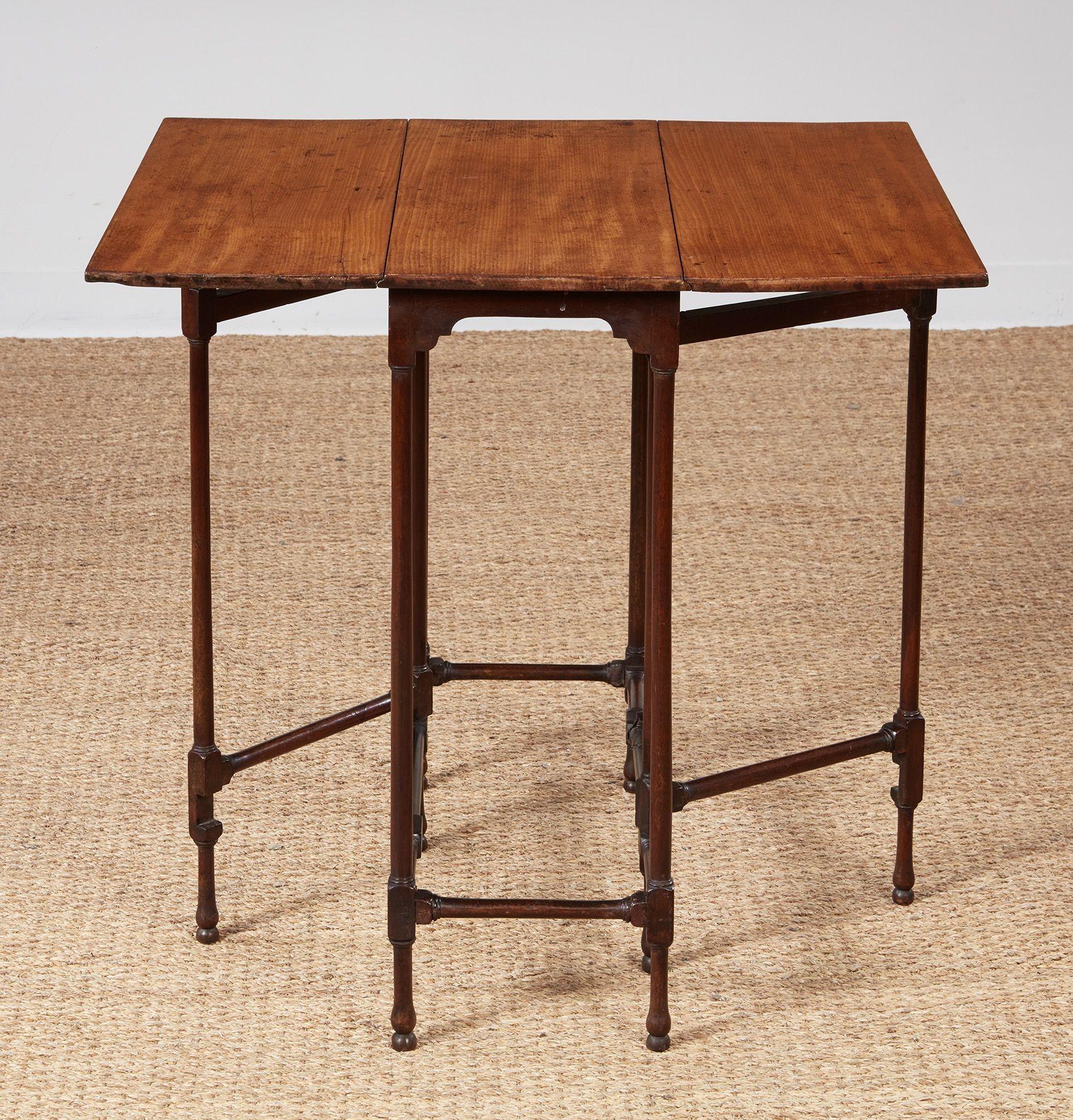 Fin du XVIIIe siècle George III Spider Leg Table en vente