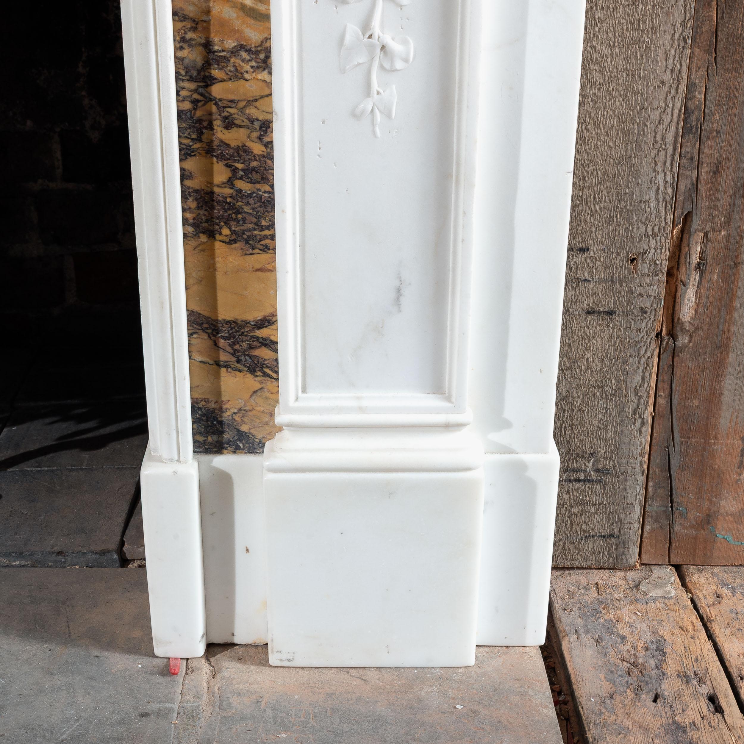 George III Statuary and Convent Sienna Marble Fireplace in vendita 3