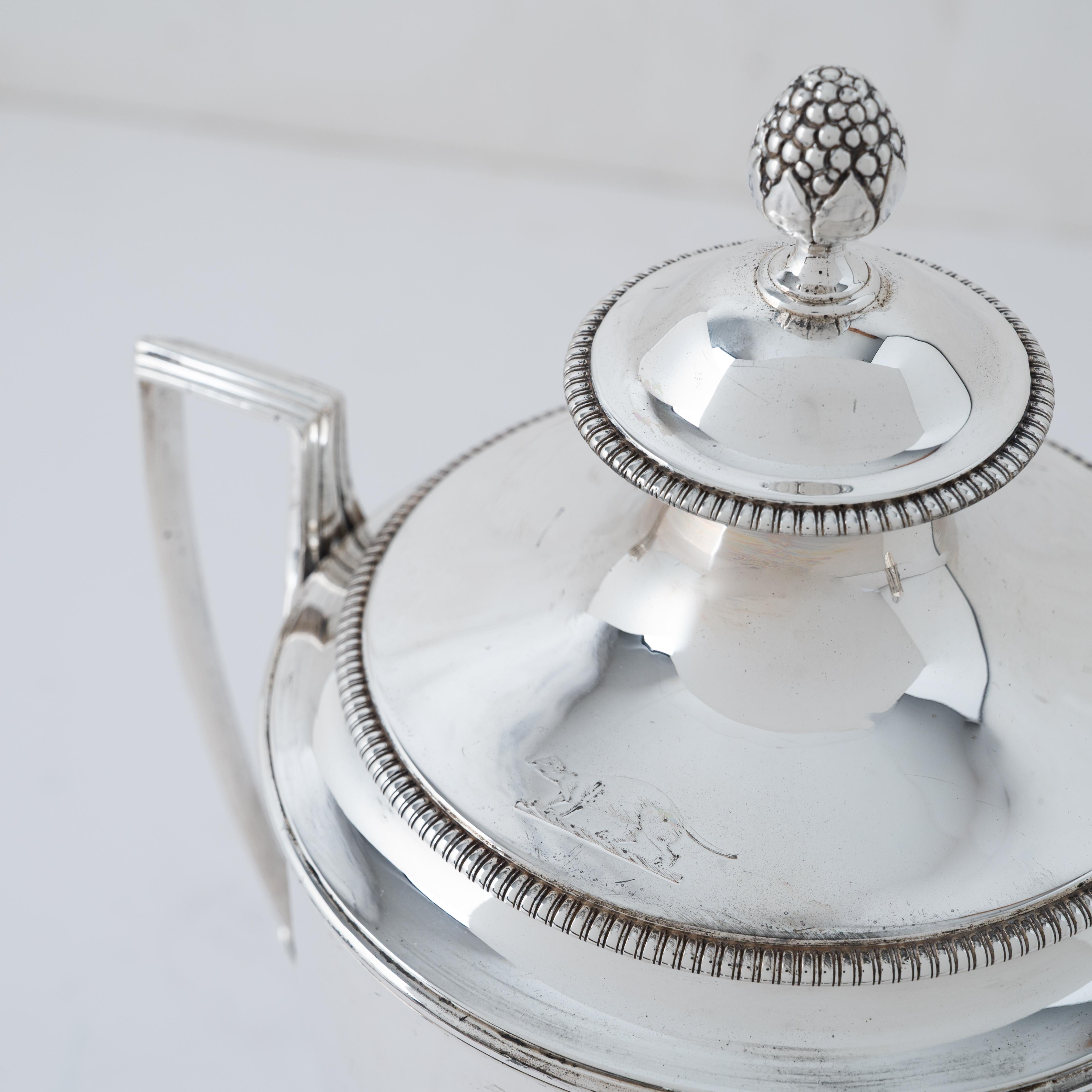 Georg III. Sterling-Becher mit Deckel, William Frisbee, 1807 im Zustand „Gut“ im Angebot in Savannah, GA