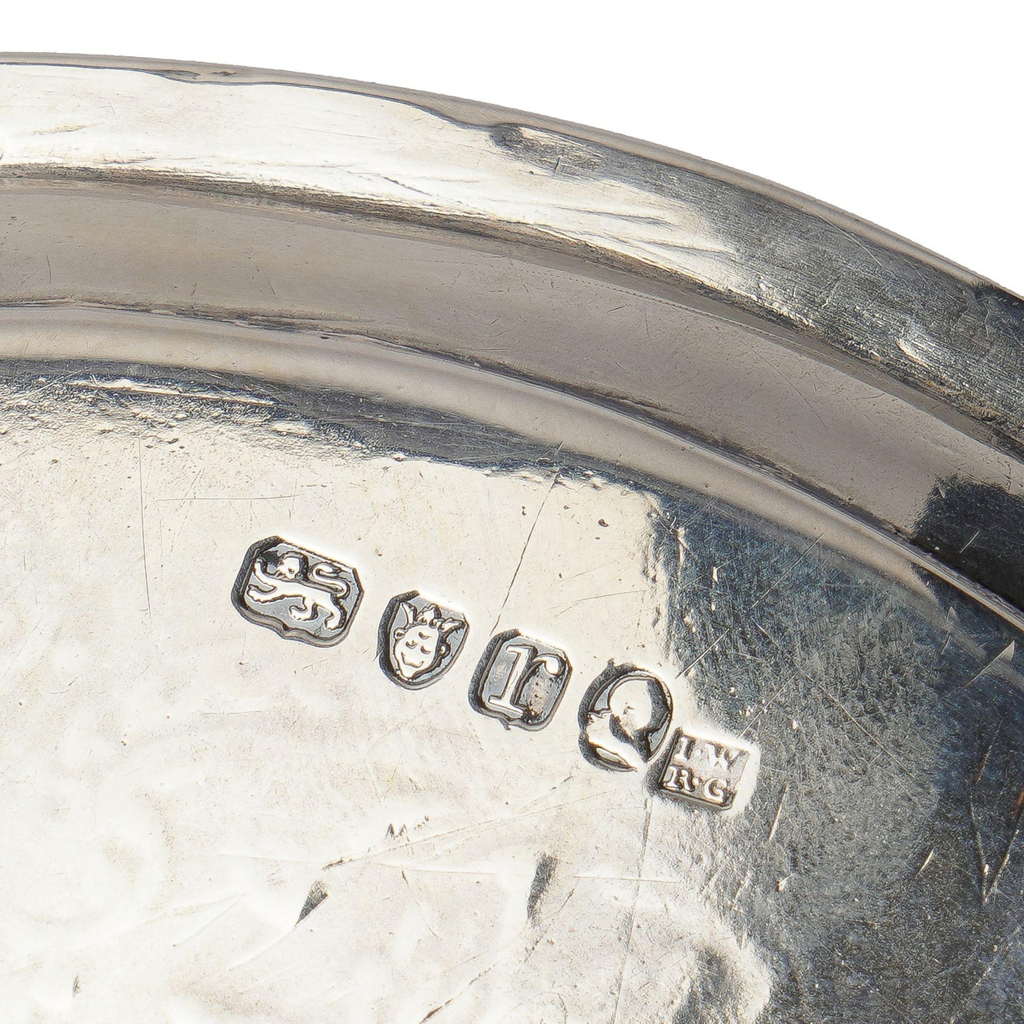 George III sterling footed tray by Robert Garrard & John Wakelin, c. 1792 For Sale 3