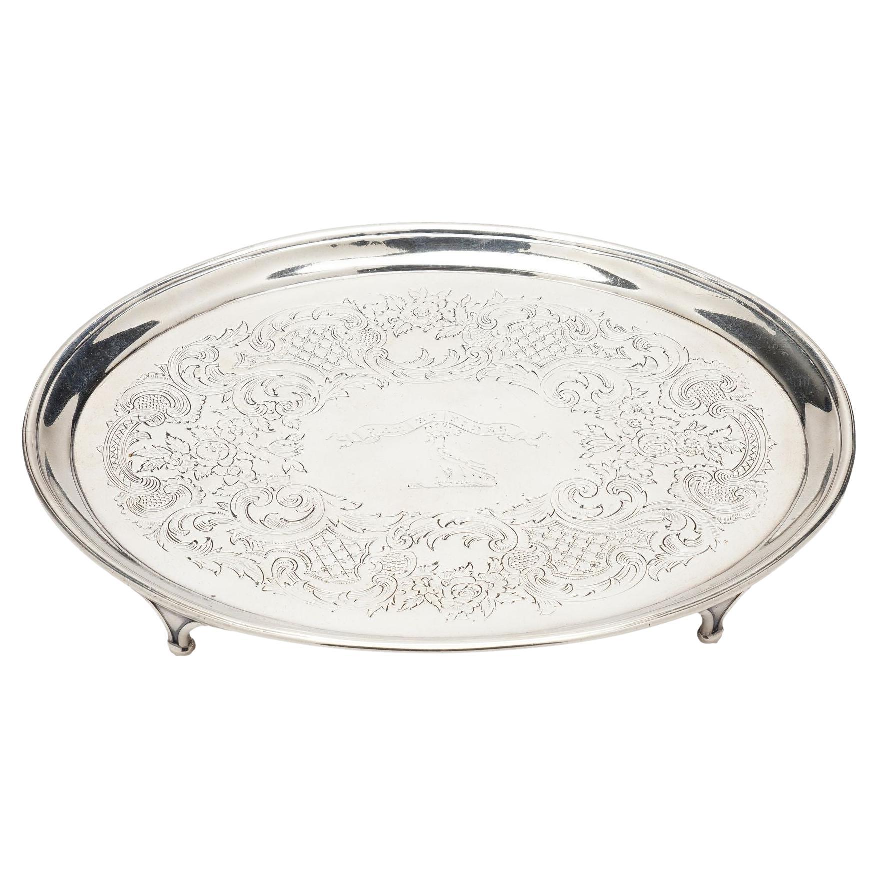 Bandeja con pie de esterlina Jorge III de Robert Garrard & John Wakelin, c. 1792