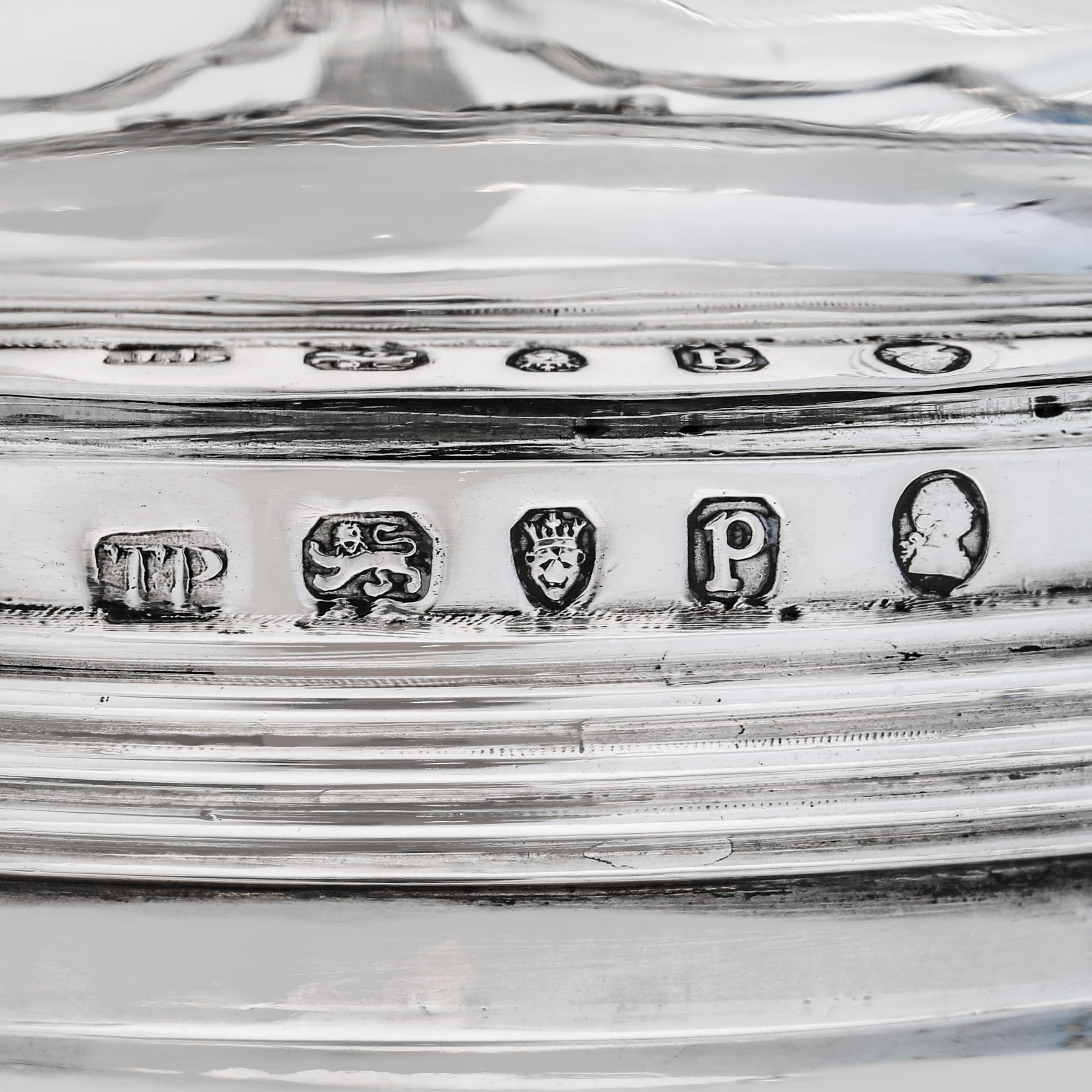 George III sterling silver centrepiece or epergne by Thomas Pitts - London 1790 For Sale 4