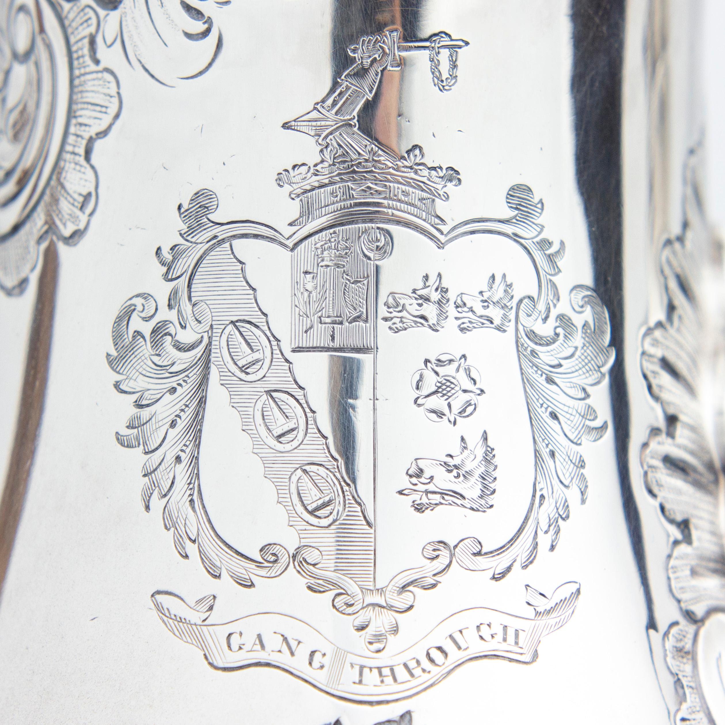 Caffettiera in argento sterling di George III, probabilmente di Charles Wright in vendita 4