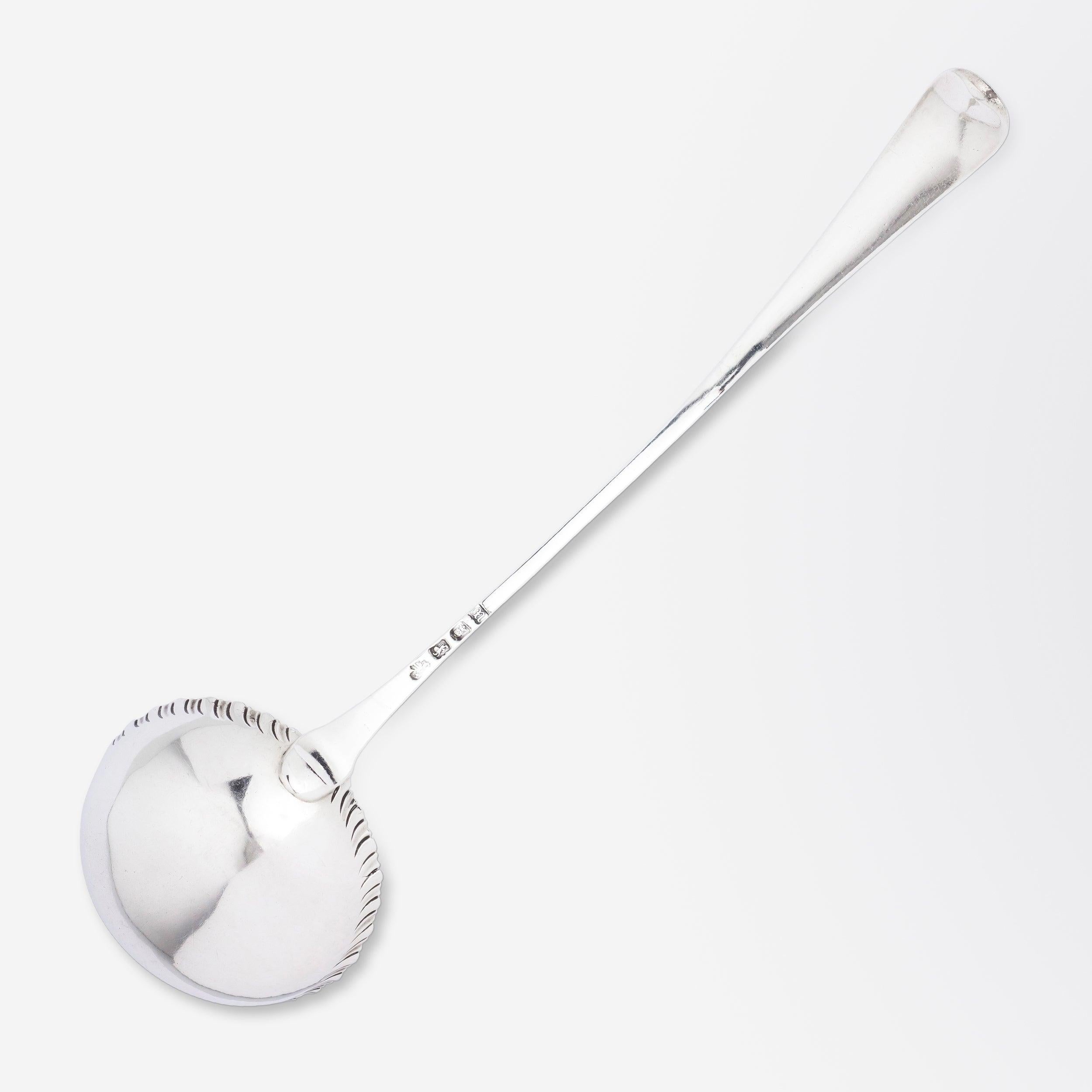 Georgiano Mestolo in argento di George III di Thomas & William Chawner in vendita