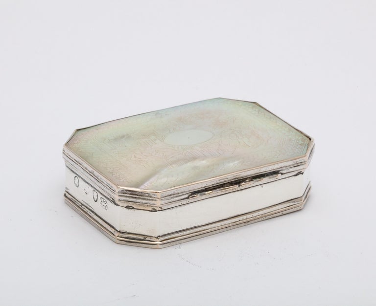 George III Sterling Silver-Mounted Etched Mother-of-pearl Snuff Box For Sale 1