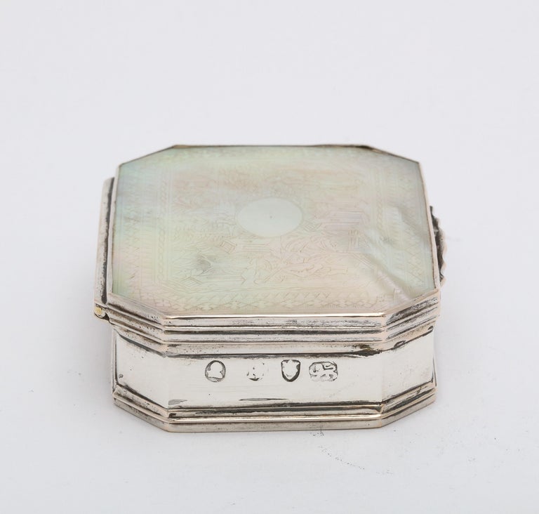 George III Sterling Silver-Mounted Etched Mother-of-pearl Snuff Box For Sale 2