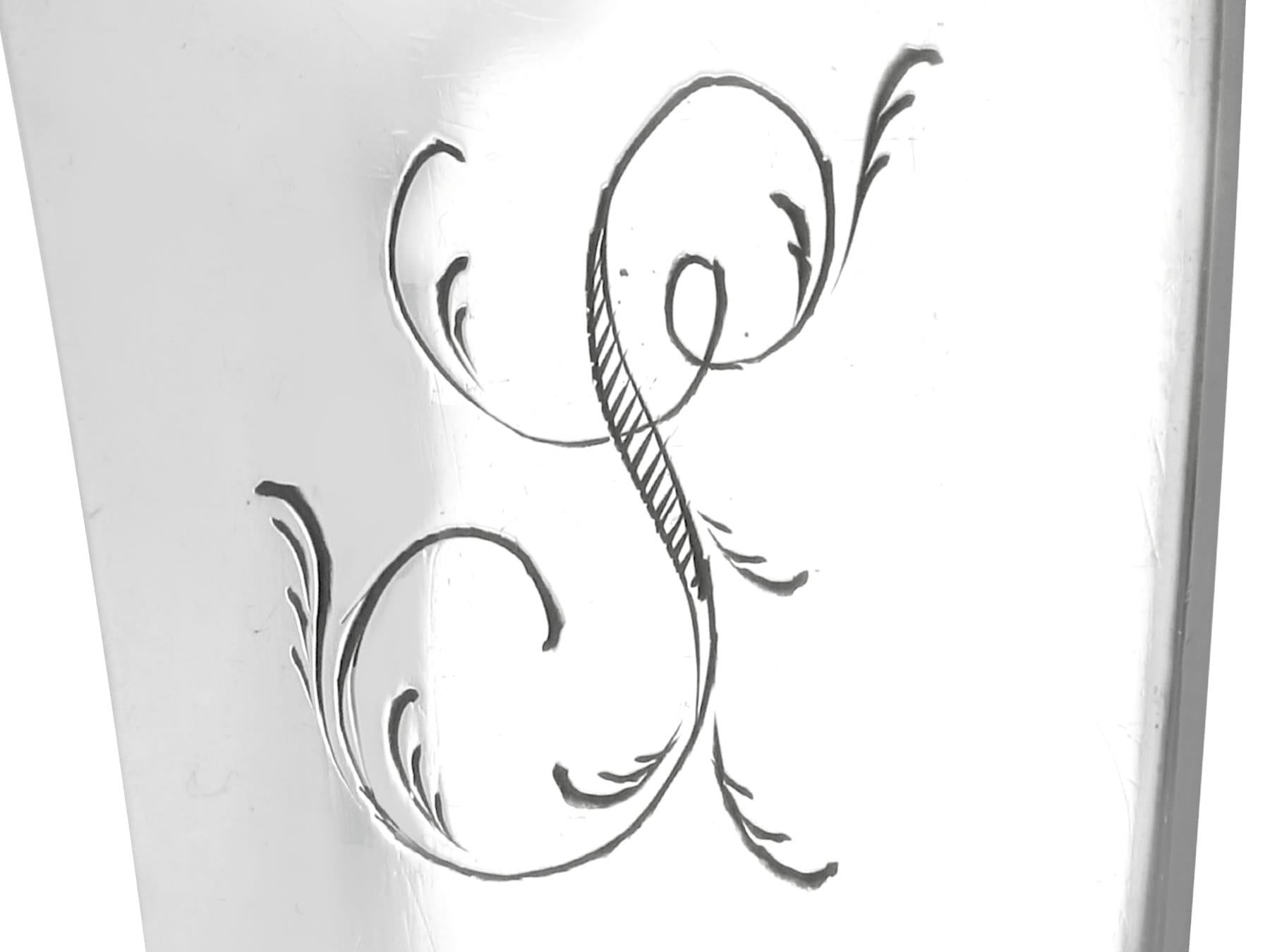 Argent sterling Louche à soupe George III en argent sterling à motif anglais ancien par Hester Bateman en vente