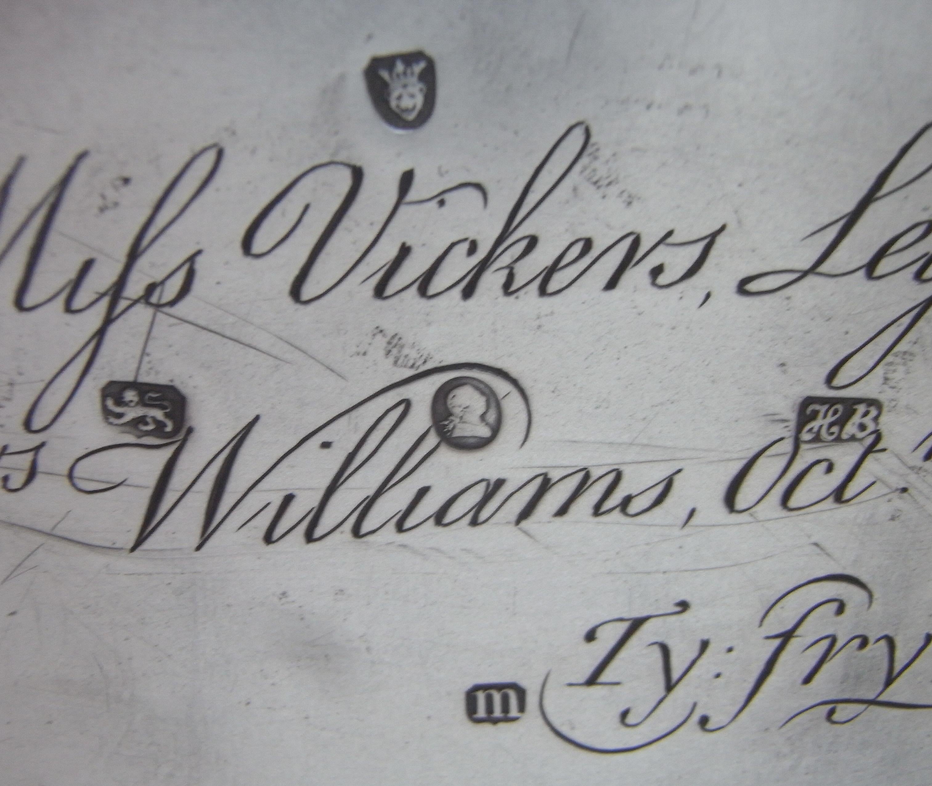 XVIIIe siècle et antérieur Caddy à thé George III fabriqué à Londres par Hester Bateman en 1787 en vente