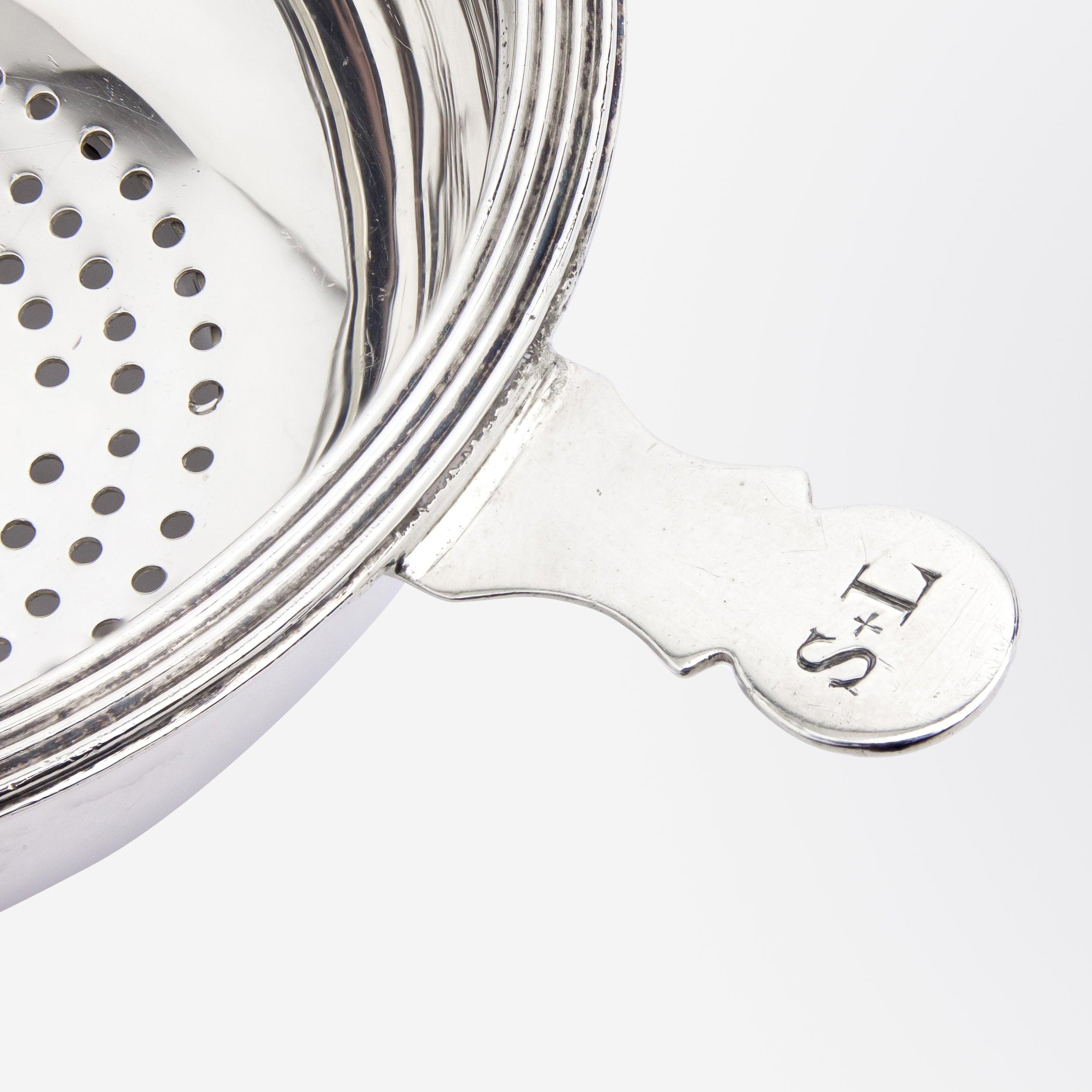 Scolapasta in argento sterling di George III di Peter and Ann Bateman In condizioni buone in vendita a Brisbane City, QLD