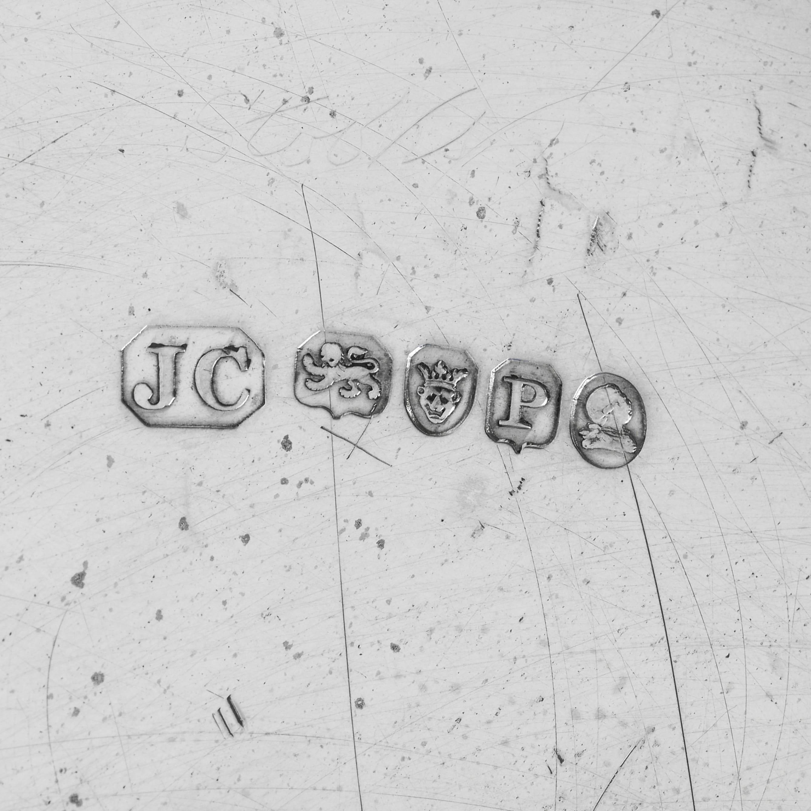 Argent sterling Plateau en argent George III Hallmarké à Londres en 1810 en vente