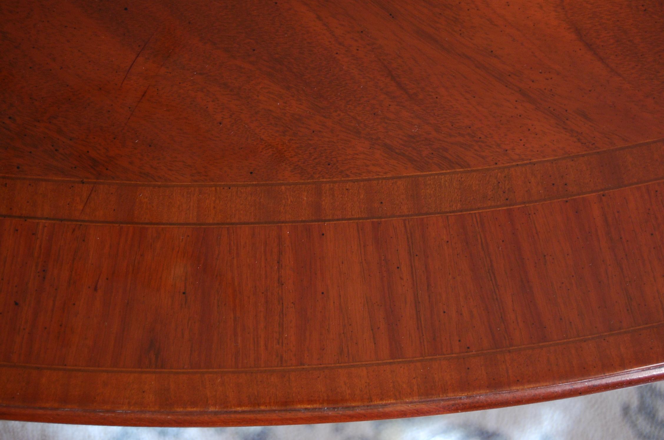 George III Style Banded Mahogany Oval Dining Room Table on Single Pedestal Base For Sale 2