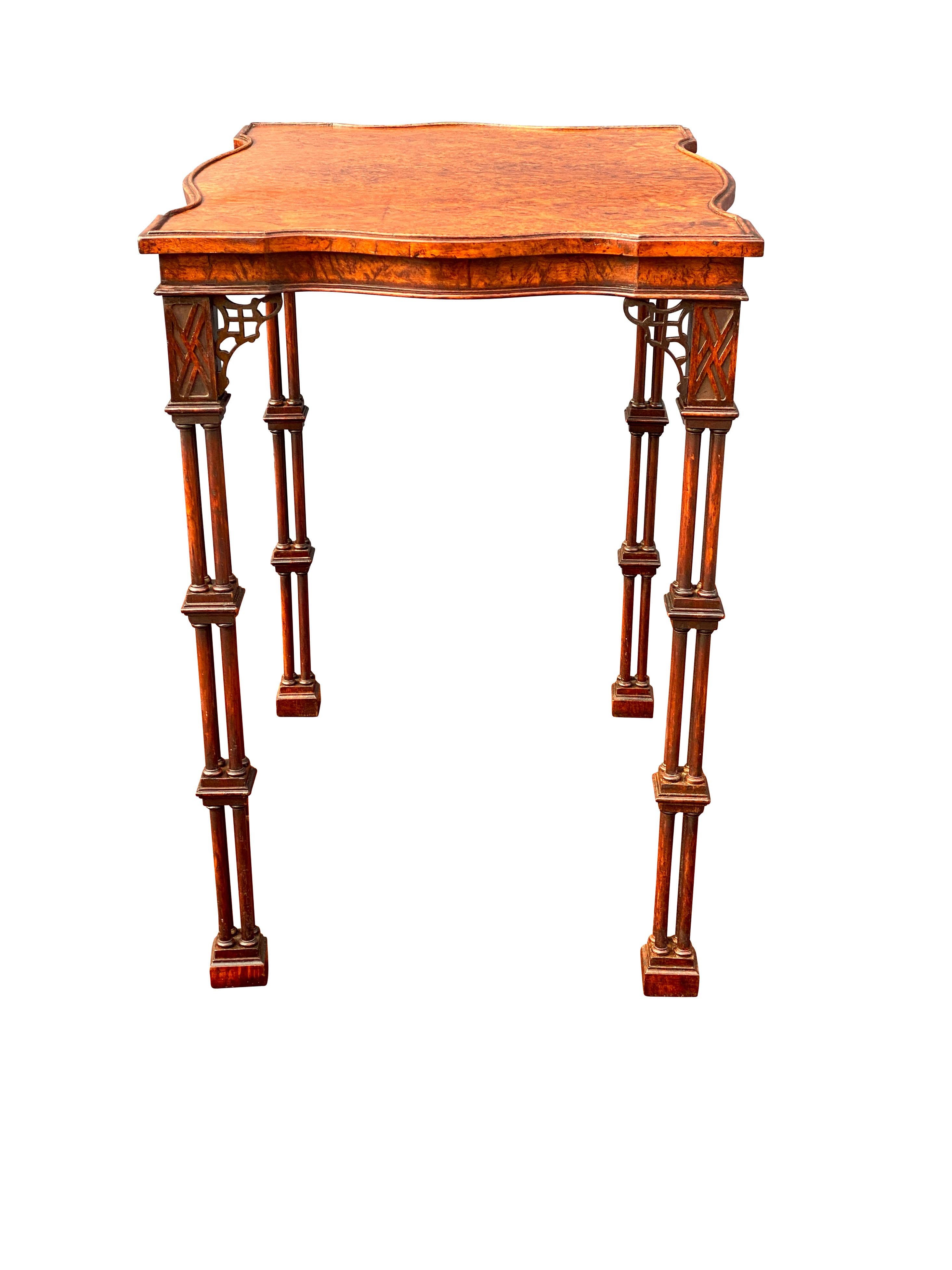 George III Style Burl Walnut and Mahogany China Table Attributed to Gillow In Good Condition For Sale In Essex, MA