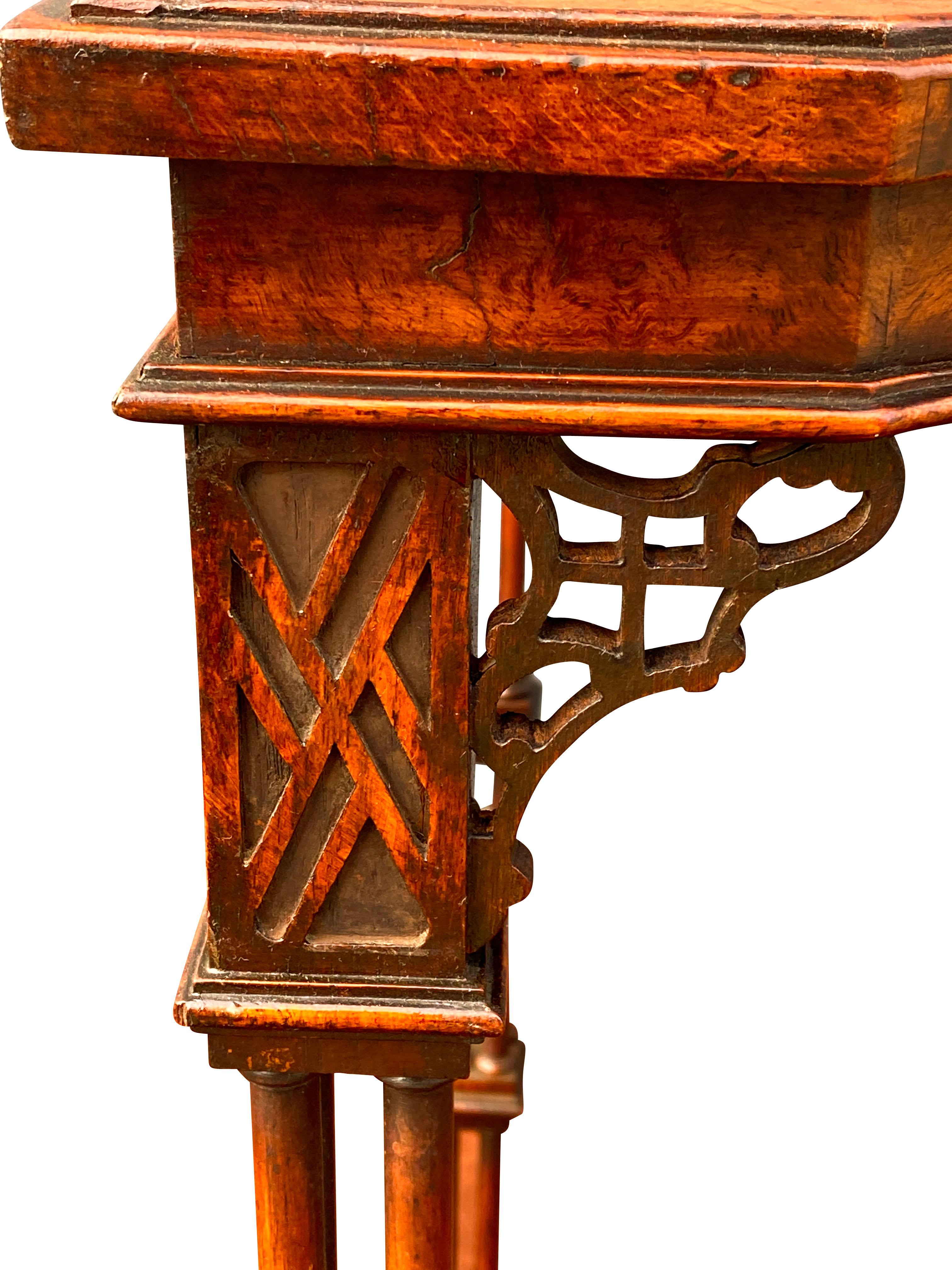 George III Style Burl Walnut and Mahogany China Table Attributed to Gillow For Sale 3