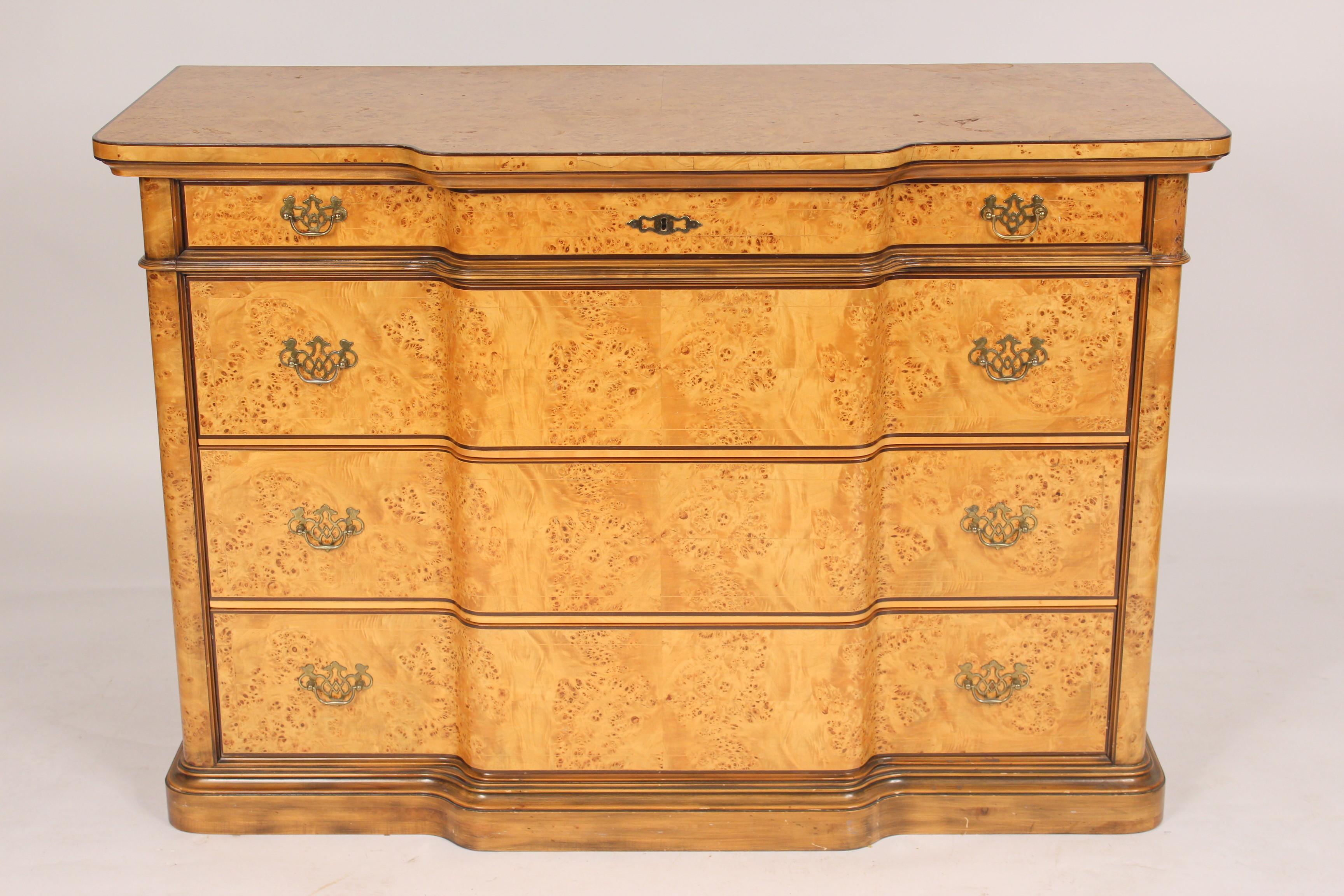 George III style burled birch chest of drawers / server, made in Italy, late 20th century. The burled birch on this chest of drawers is exceptional.