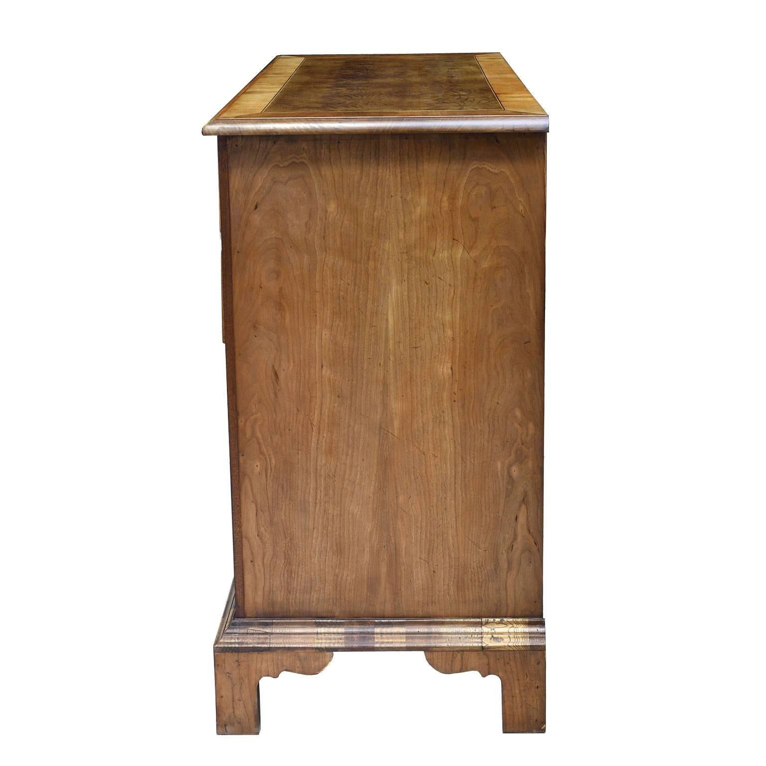 English George III Style Chest of Drawers with Yew-Wood Oyster Veneer For Sale 1