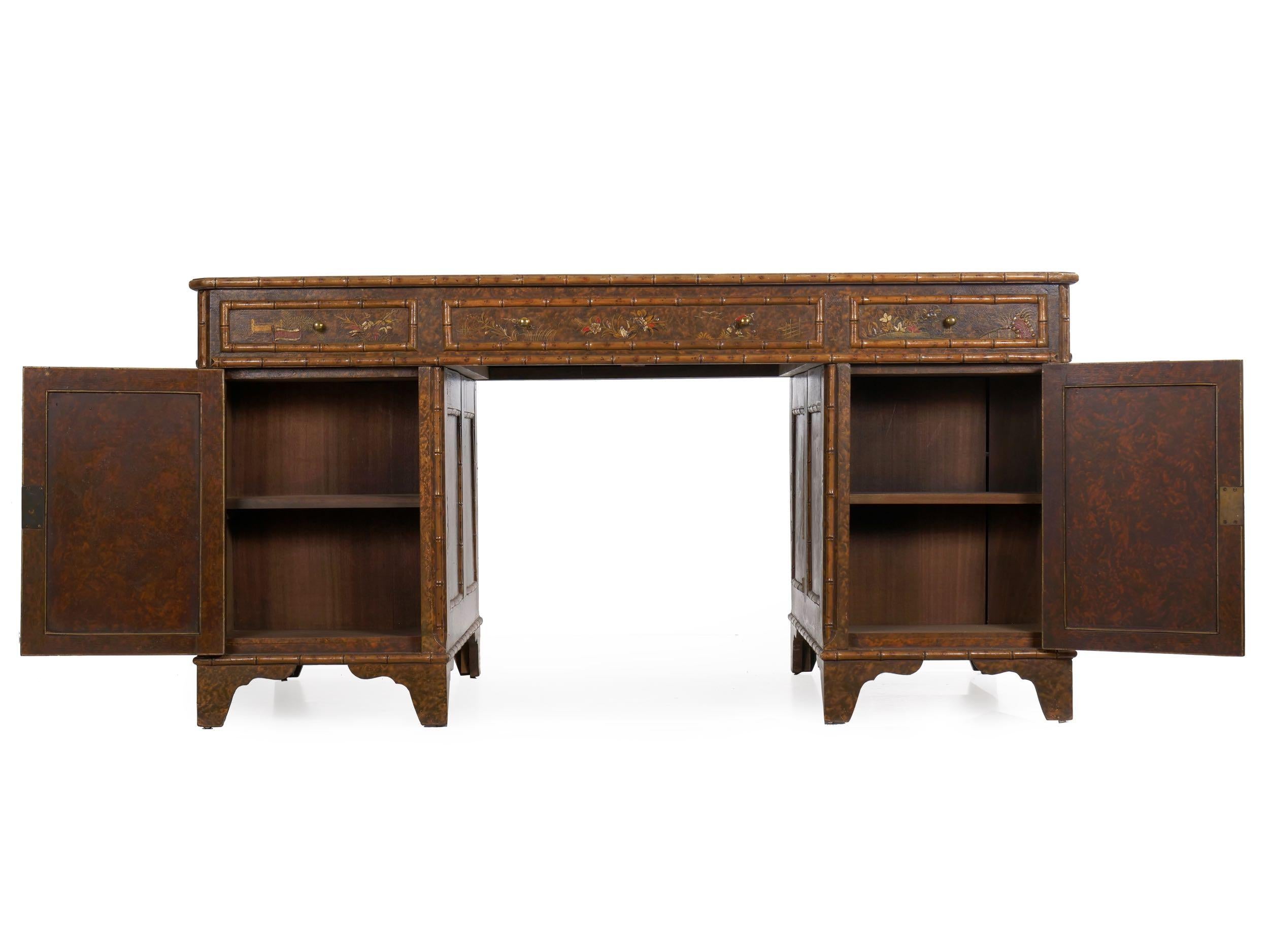 George III Style Chinoiserie Decorated Pedestal Desk, England, circa 1880 In Good Condition In Shippensburg, PA