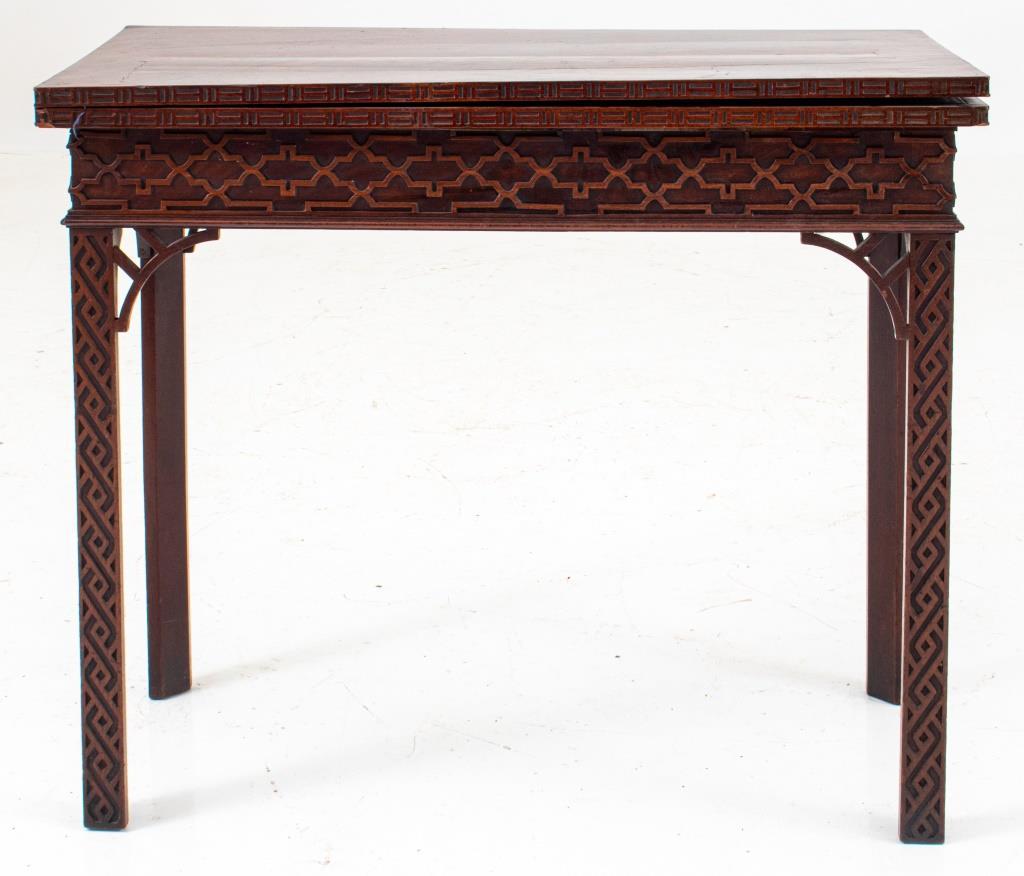 George III Style Chinoiserie Gateleg Games Table In Good Condition In New York, NY