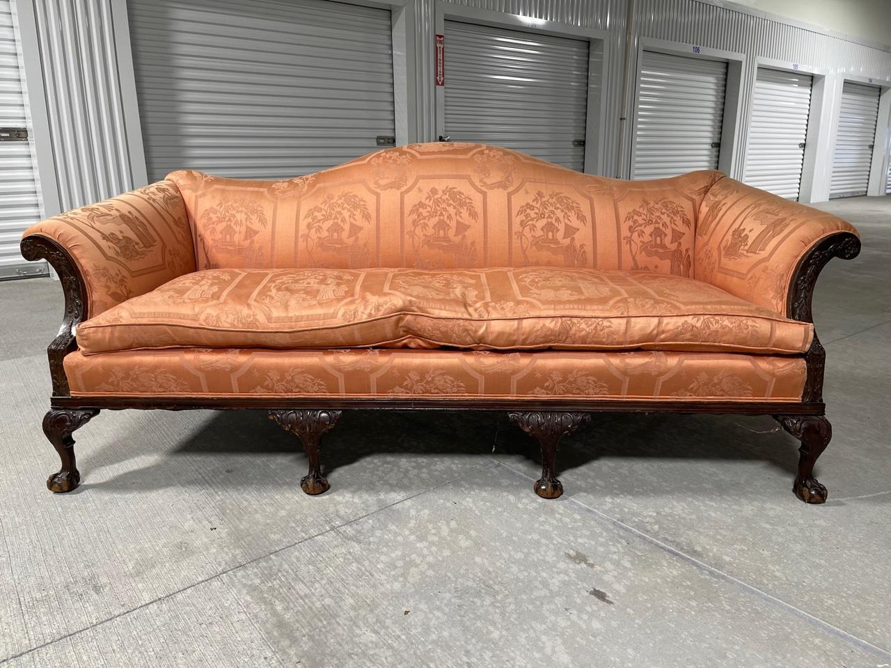 Chippendale-Sofa im George-III-Stil mit asiatischen Motiven, um 1900 im Zustand „Gut“ im Angebot in Savannah, GA