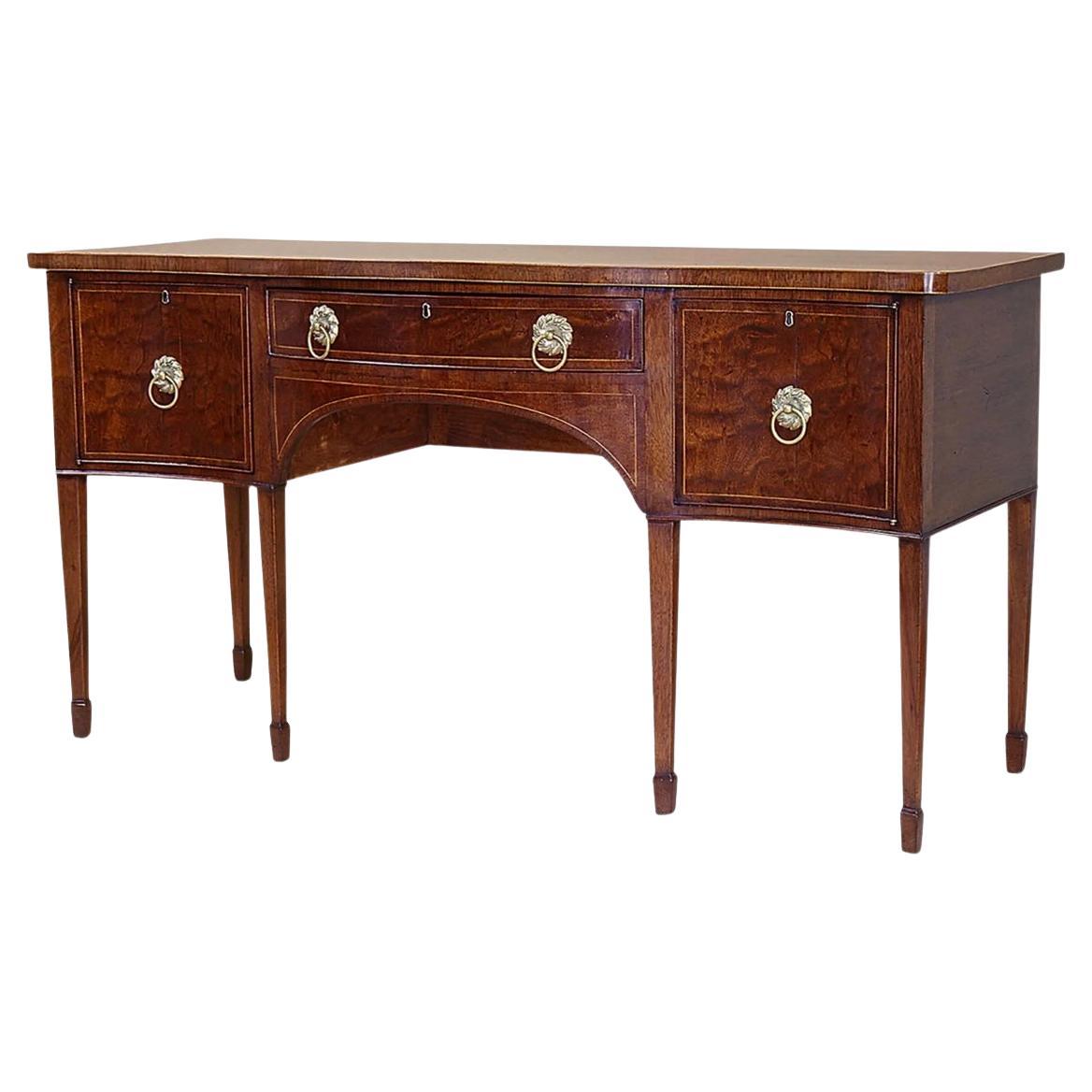 Buffet en acajou à bandes croisées de style George III en vente