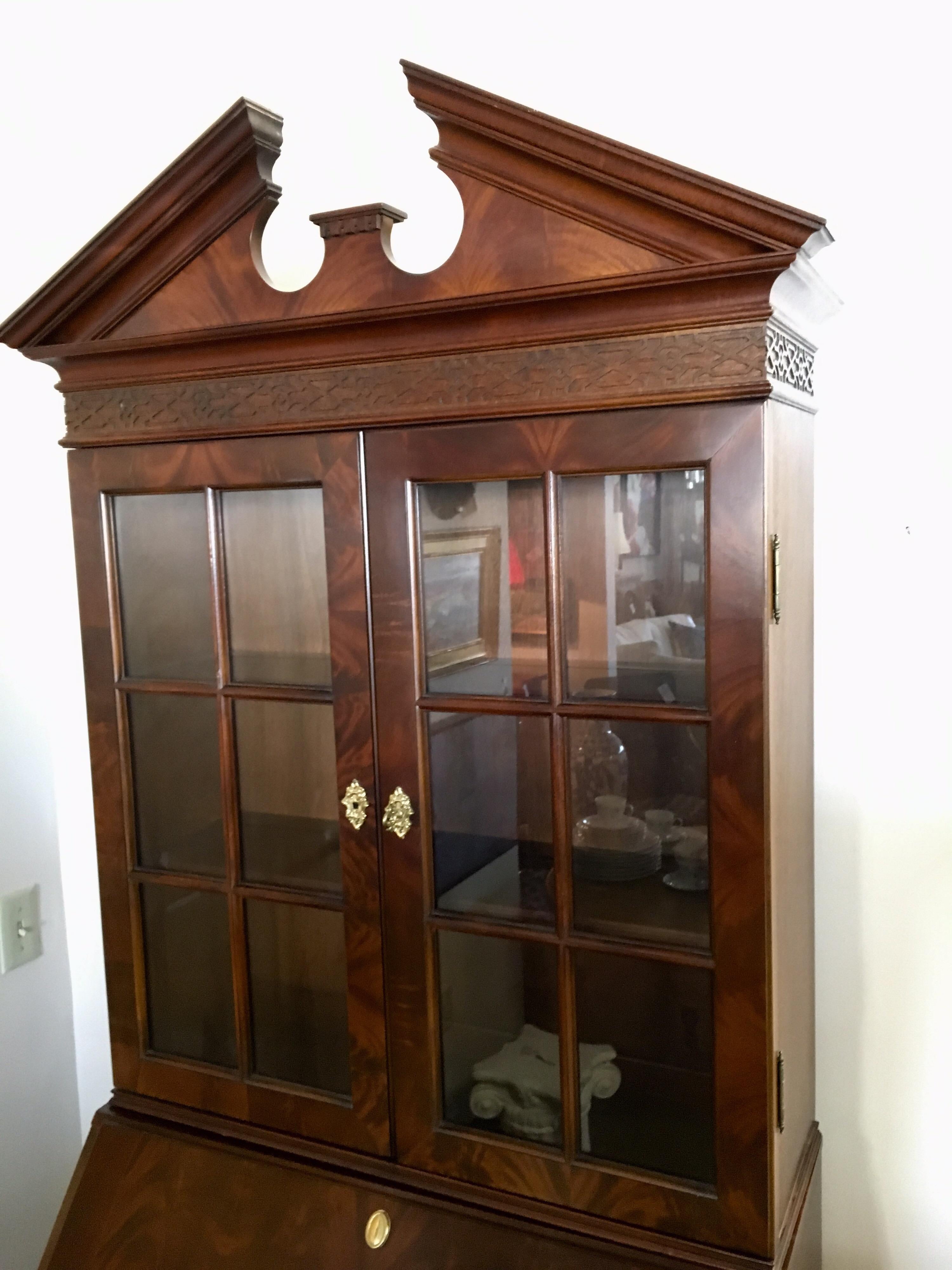 George III Style Flame Mahogany Secretary Desk Secretaire Bookcase In Good Condition In West Hartford, CT