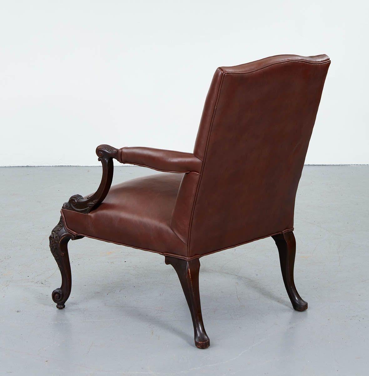 Gainsborough-Sessel im George-III-Stil (Englisch) im Angebot