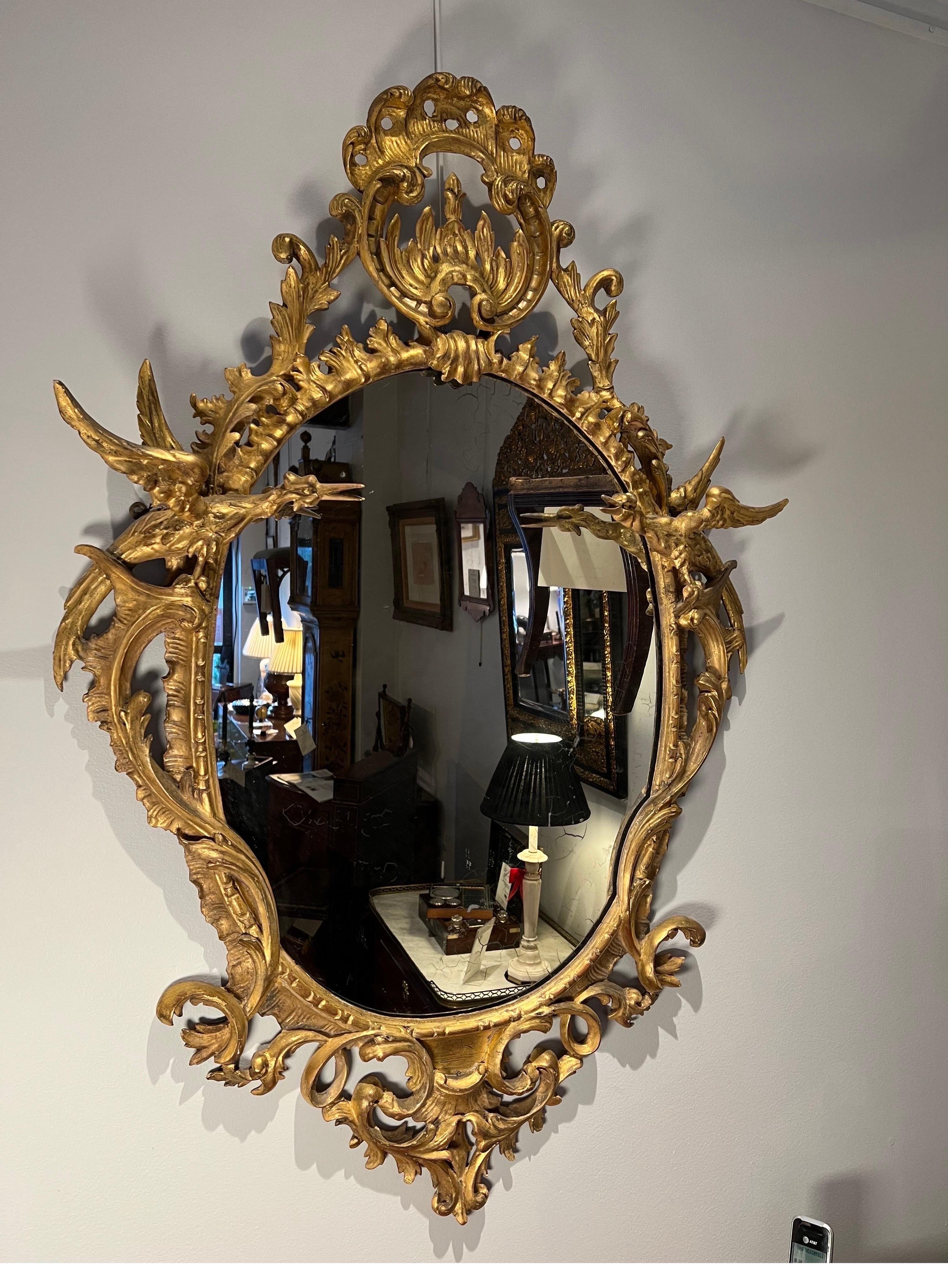 Spiegel aus vergoldetem Holz im Stil von George III (Chippendale) im Angebot