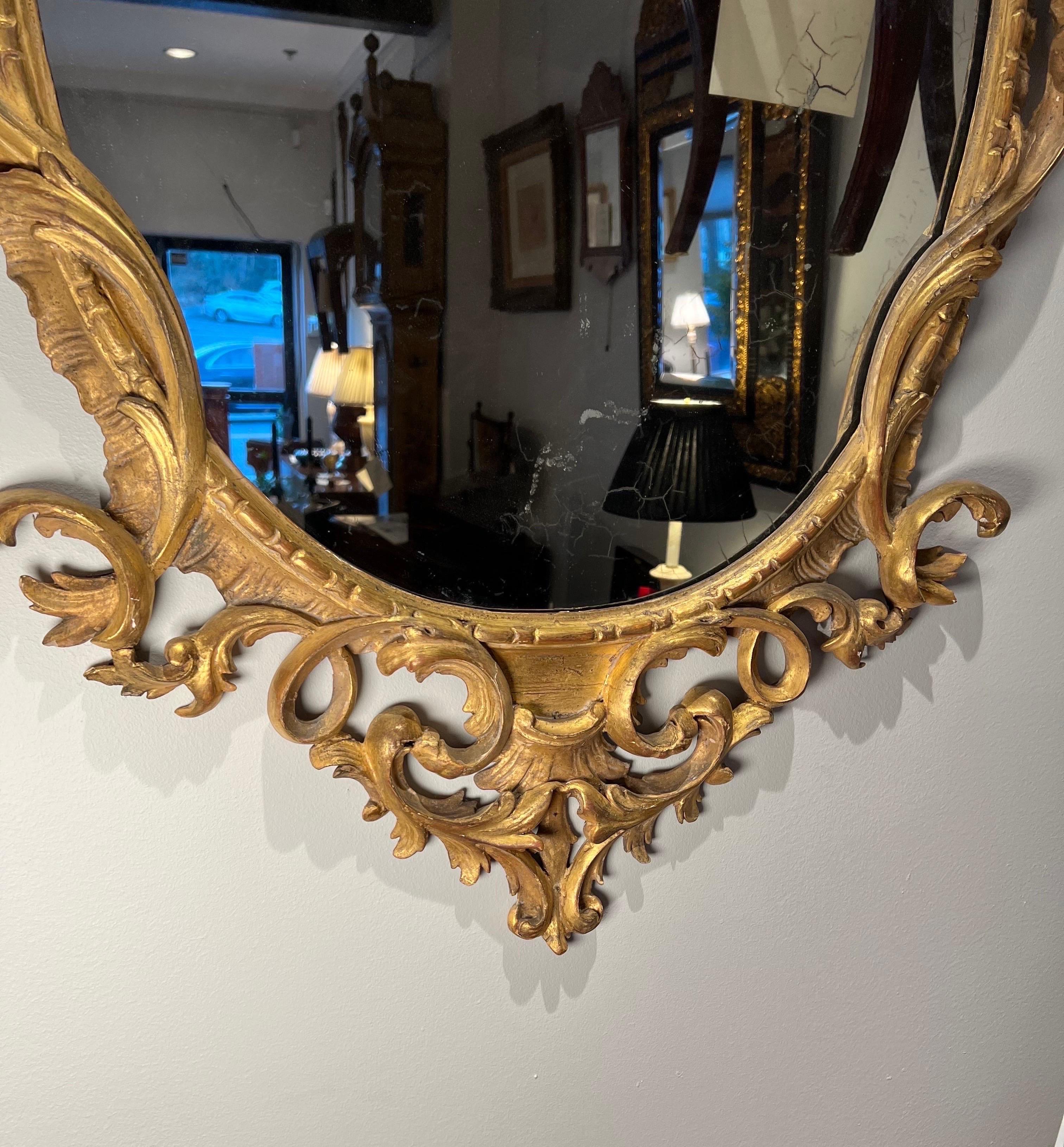 Spiegel aus vergoldetem Holz im Stil von George III (Vergoldet) im Angebot