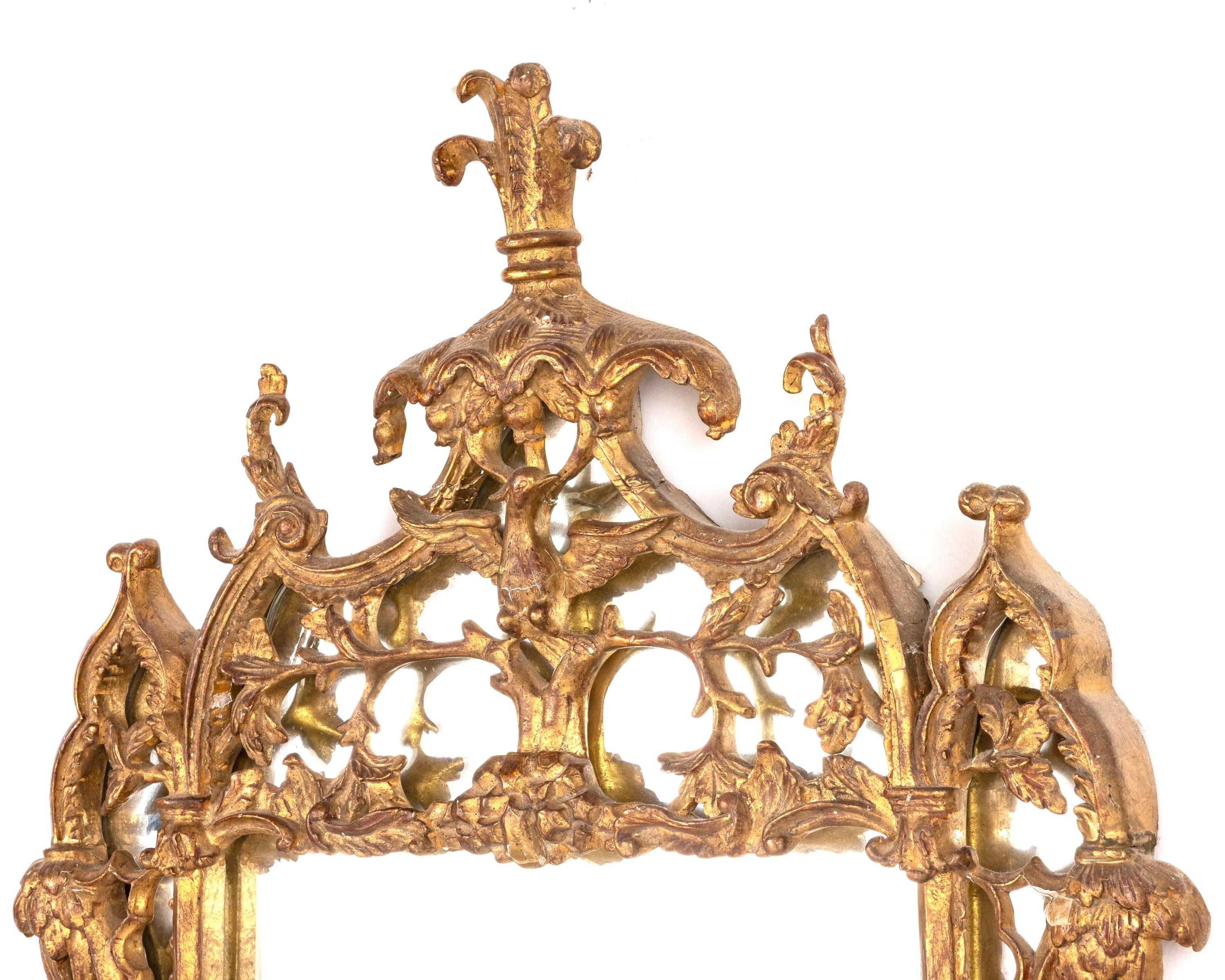 Chippendale Miroir en bois doré de style George III en vente