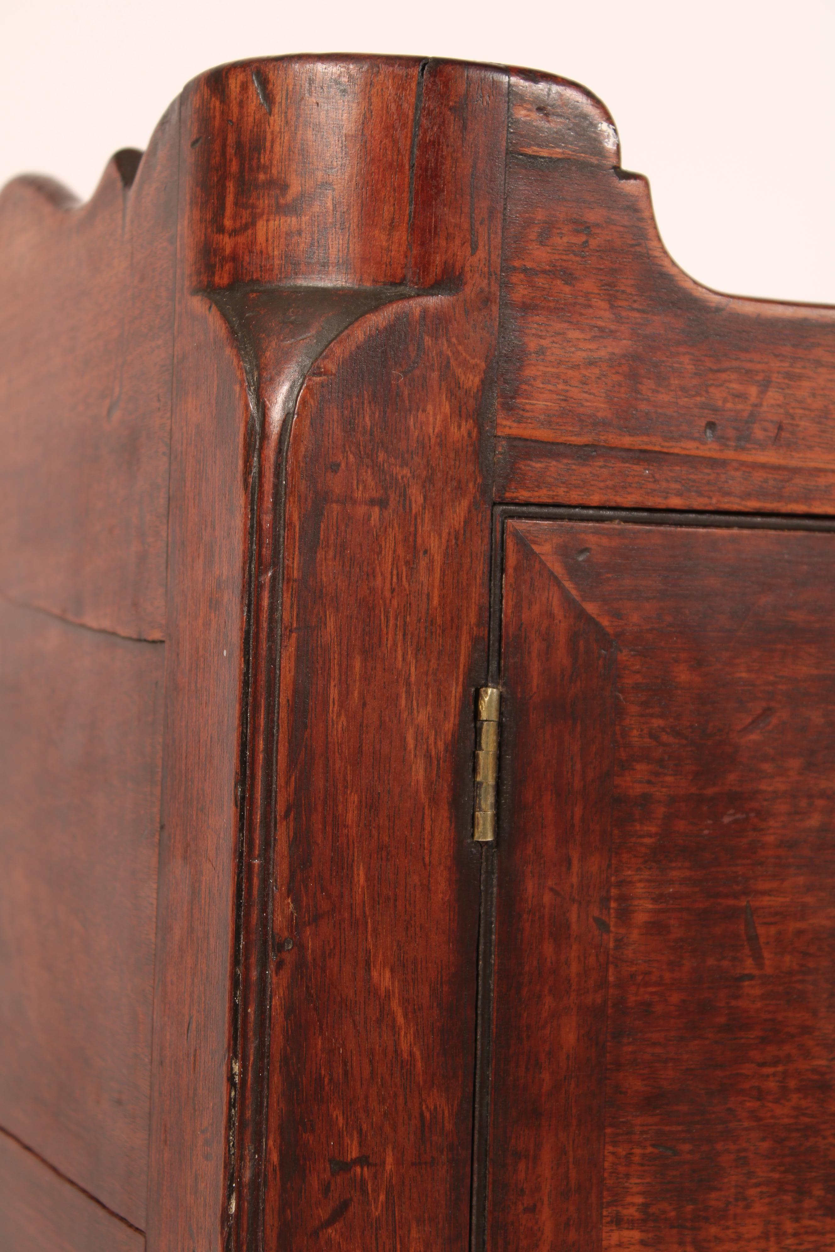 George III Style Mahogany Bedside Table im Angebot 3
