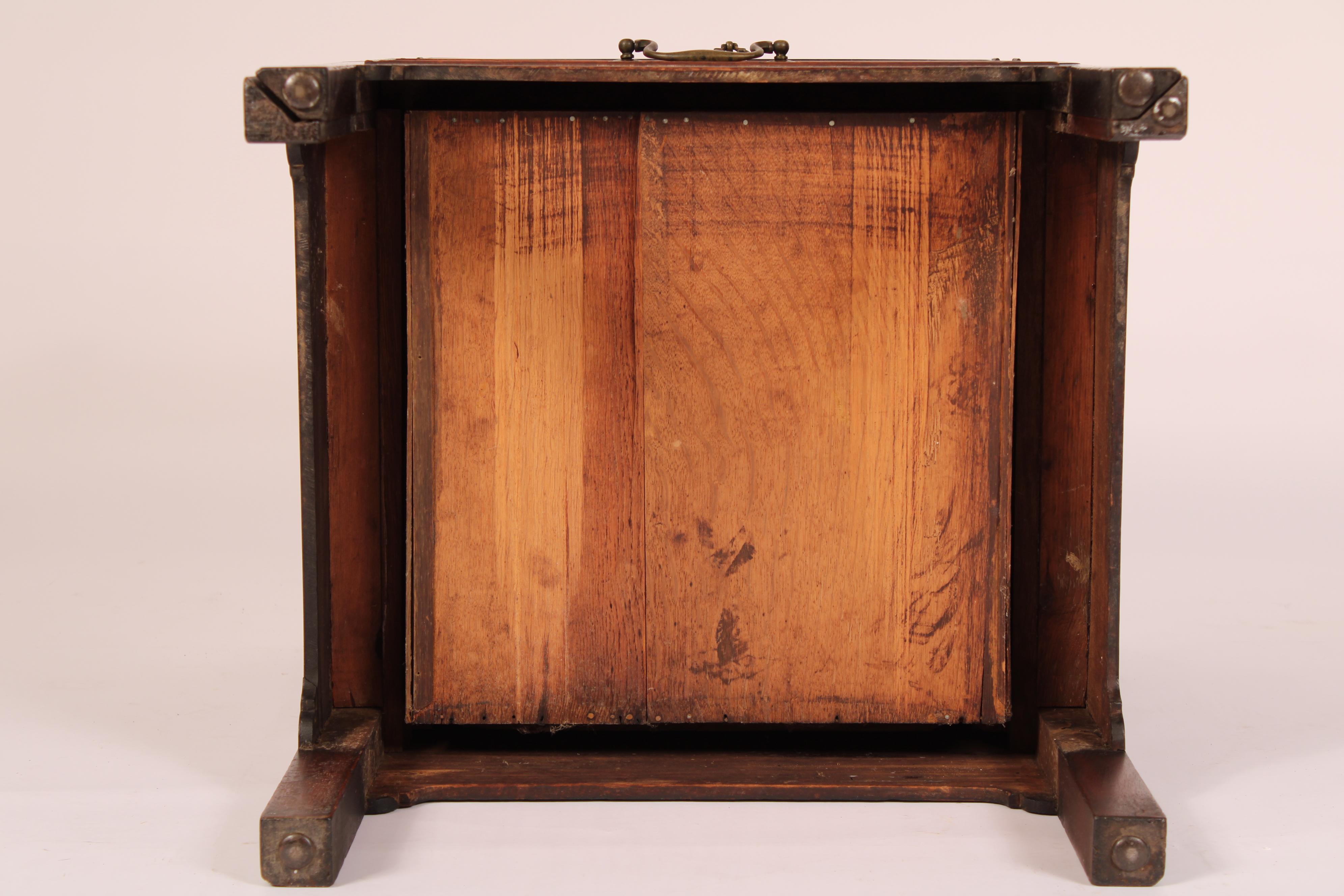 George III Style Mahogany Bedside Table im Angebot 5