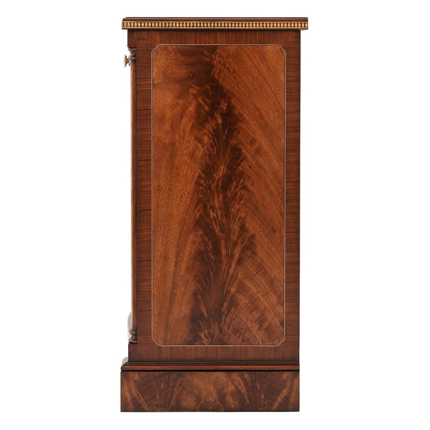 XXI secolo e contemporaneo Credenza in mogano stile Giorgio III in vendita