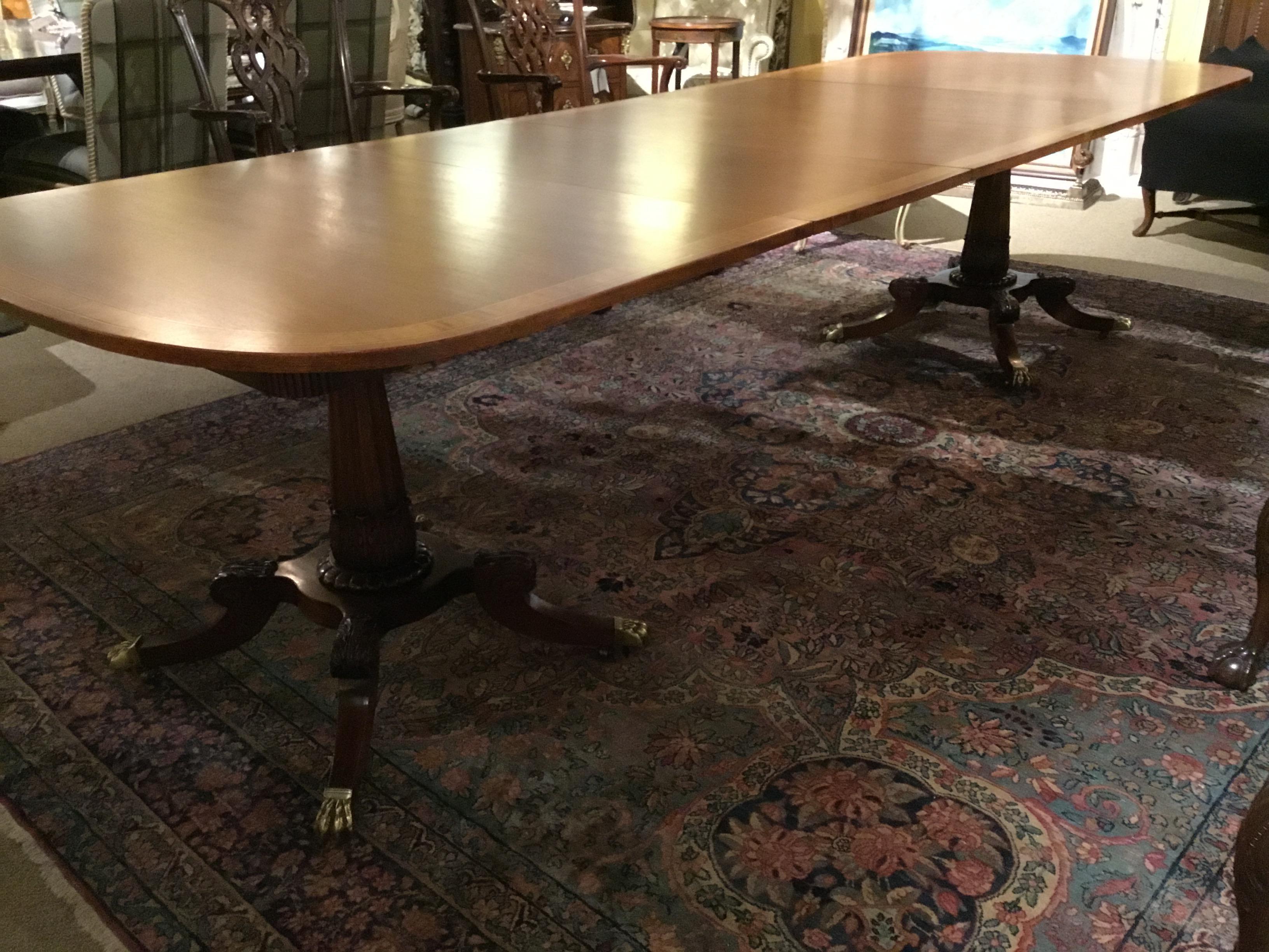 20th Century George III-Style Mahogany Dining Table, Banded and Rounded Rectangular Top