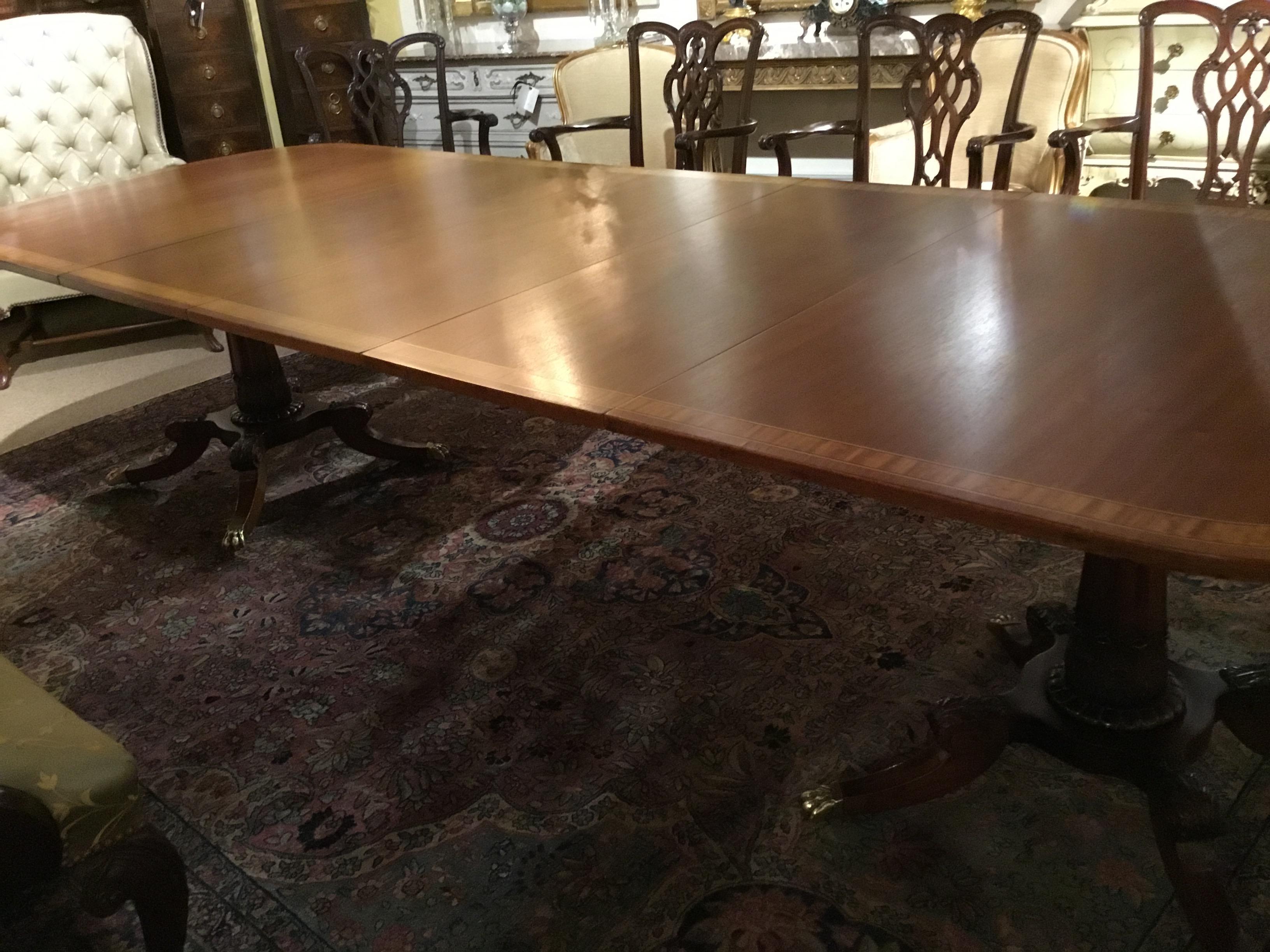 George III-Style Mahogany Dining Table, Banded and Rounded Rectangular Top 3