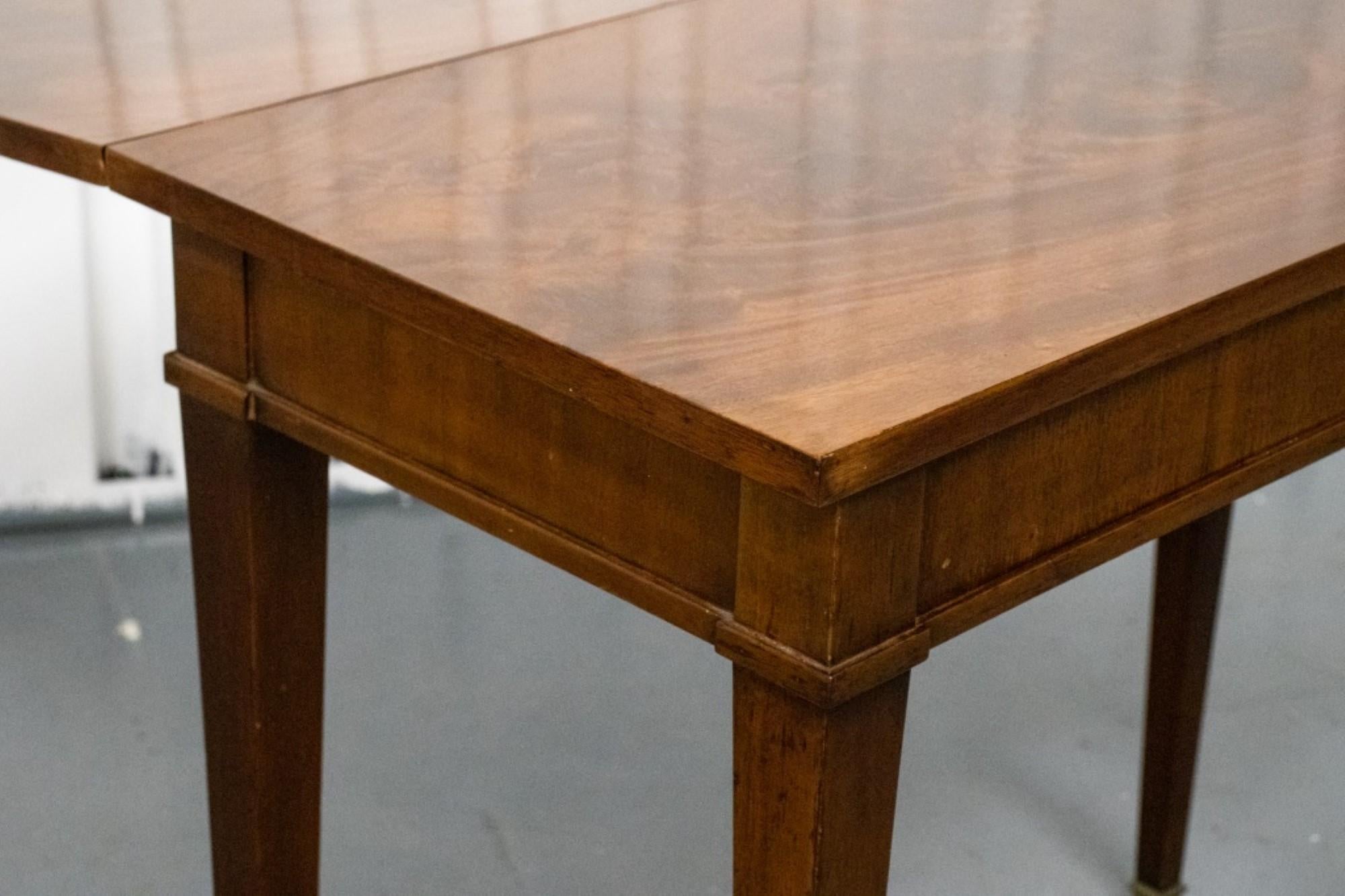 George III Style Mahogany Flip Top Games Table In Good Condition For Sale In New York, NY