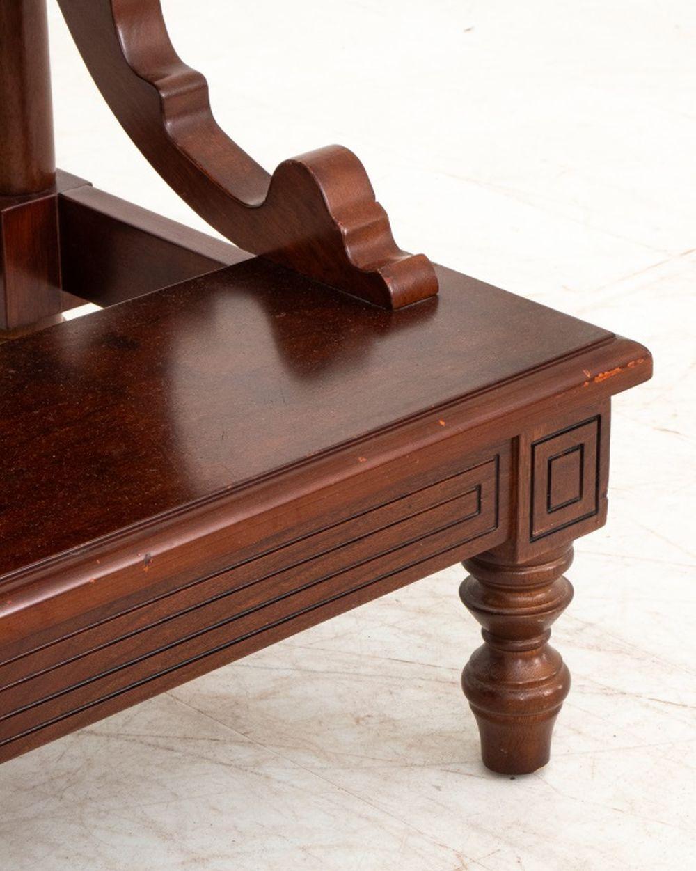 George III Style Mahogany Library Steps, Pair In Good Condition For Sale In Astoria, NY