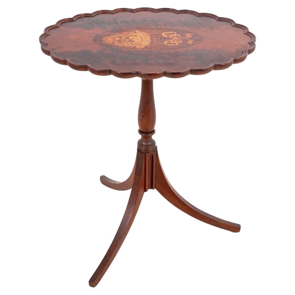 George III Style Mahogany & Marquetry Tripod Table en venta
