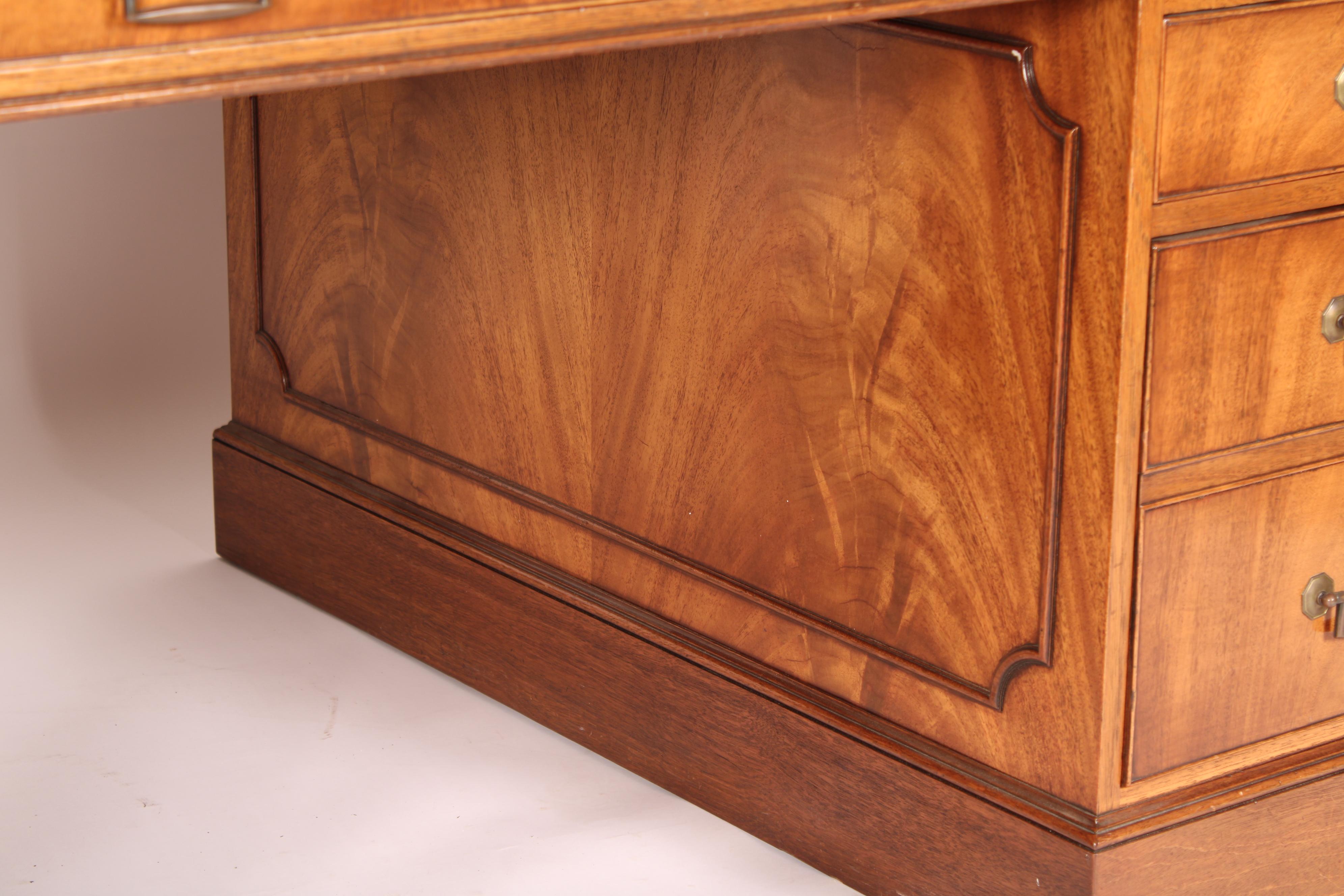 Bureau d'associés en acajou de style George III en vente 5