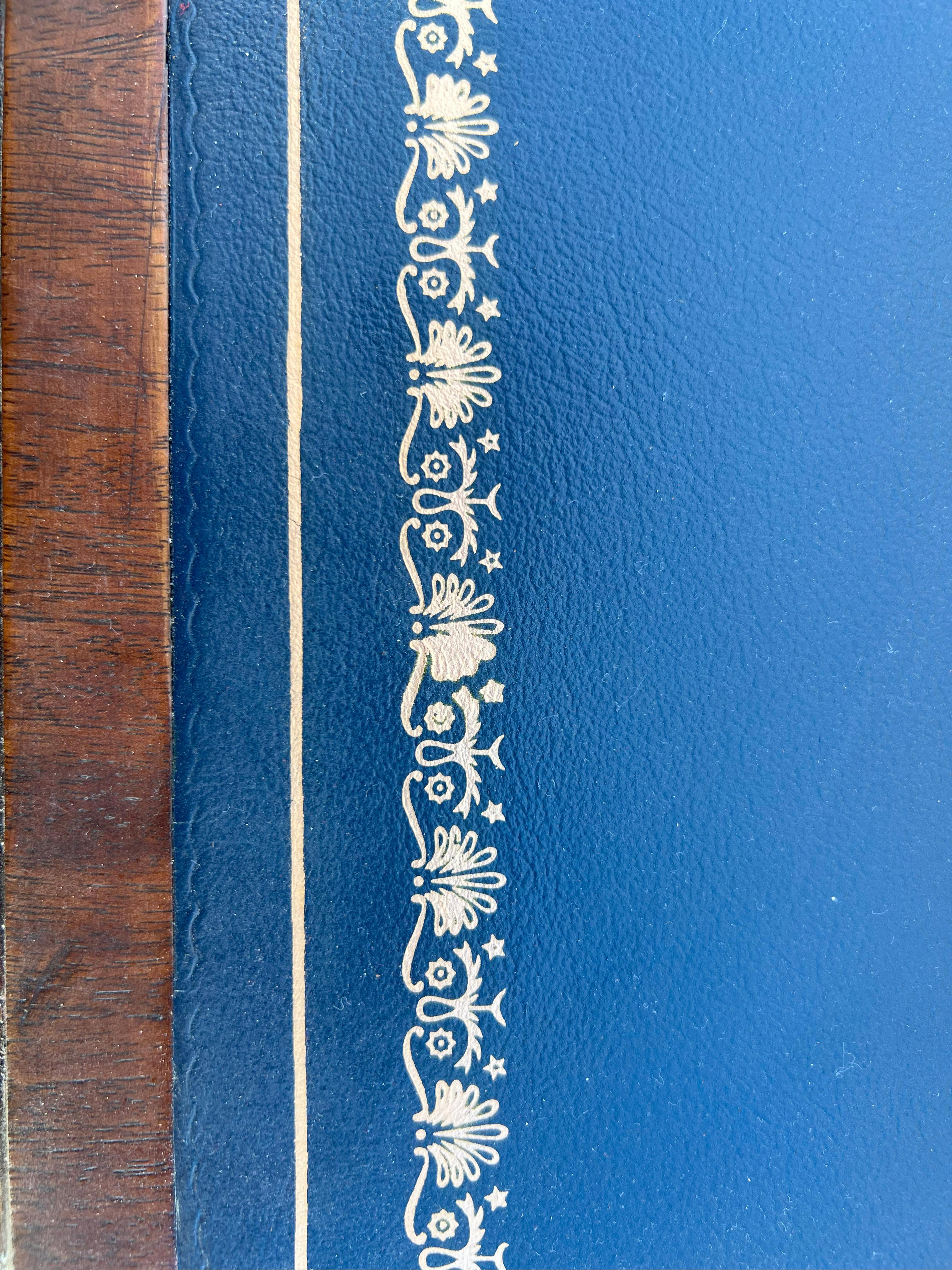 Mahagoni-Pedestal-Schreibtisch im Stil von George III im Angebot 6