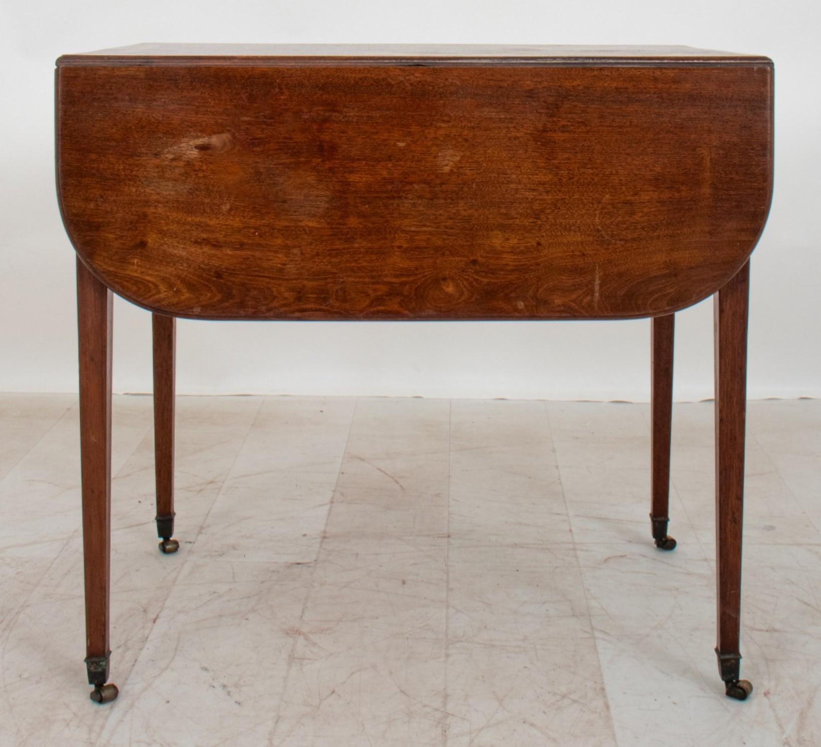 Mahagoni-Pembroke-Tisch im George-III-Stil im Angebot 2