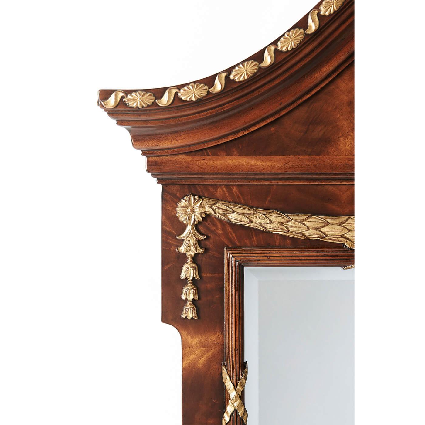 Mahagoni-Spiegel mit Schnörkel oben im George-III-Stil (George II.) im Angebot