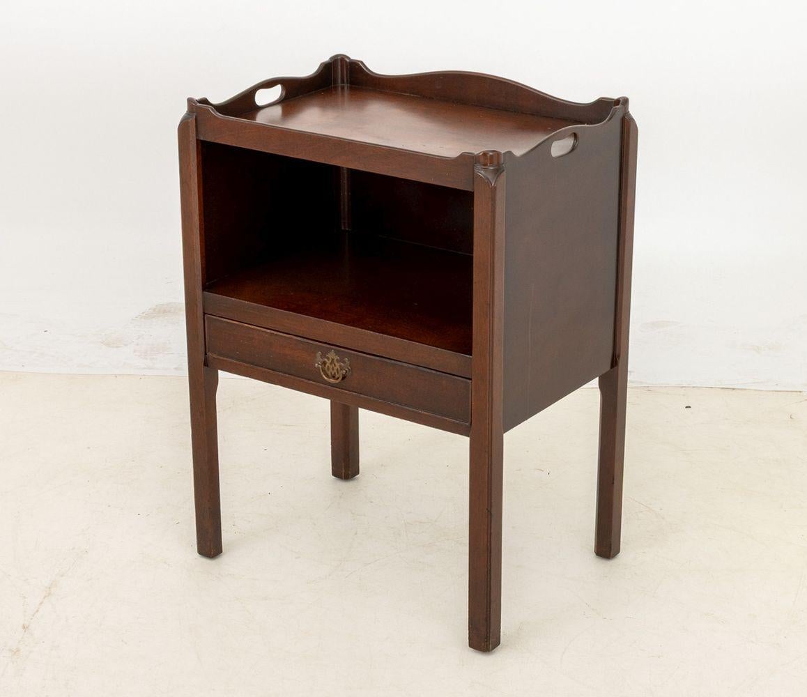 American George III Style Mahogany Side Tables, Pair For Sale