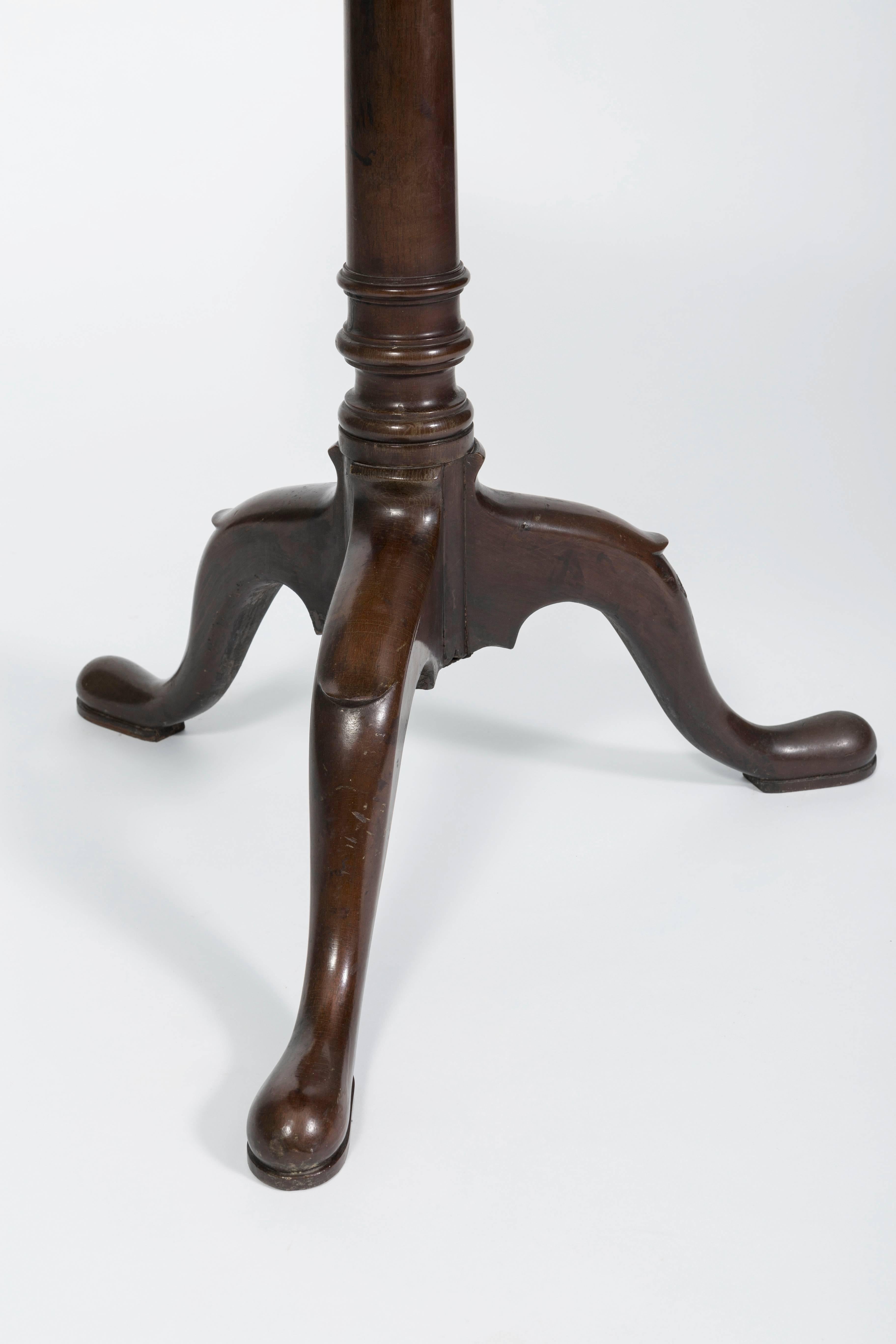 19th Century Mahogany Three-Tiered Corner Stand with Gallery Rail In Good Condition For Sale In Nashville, TN