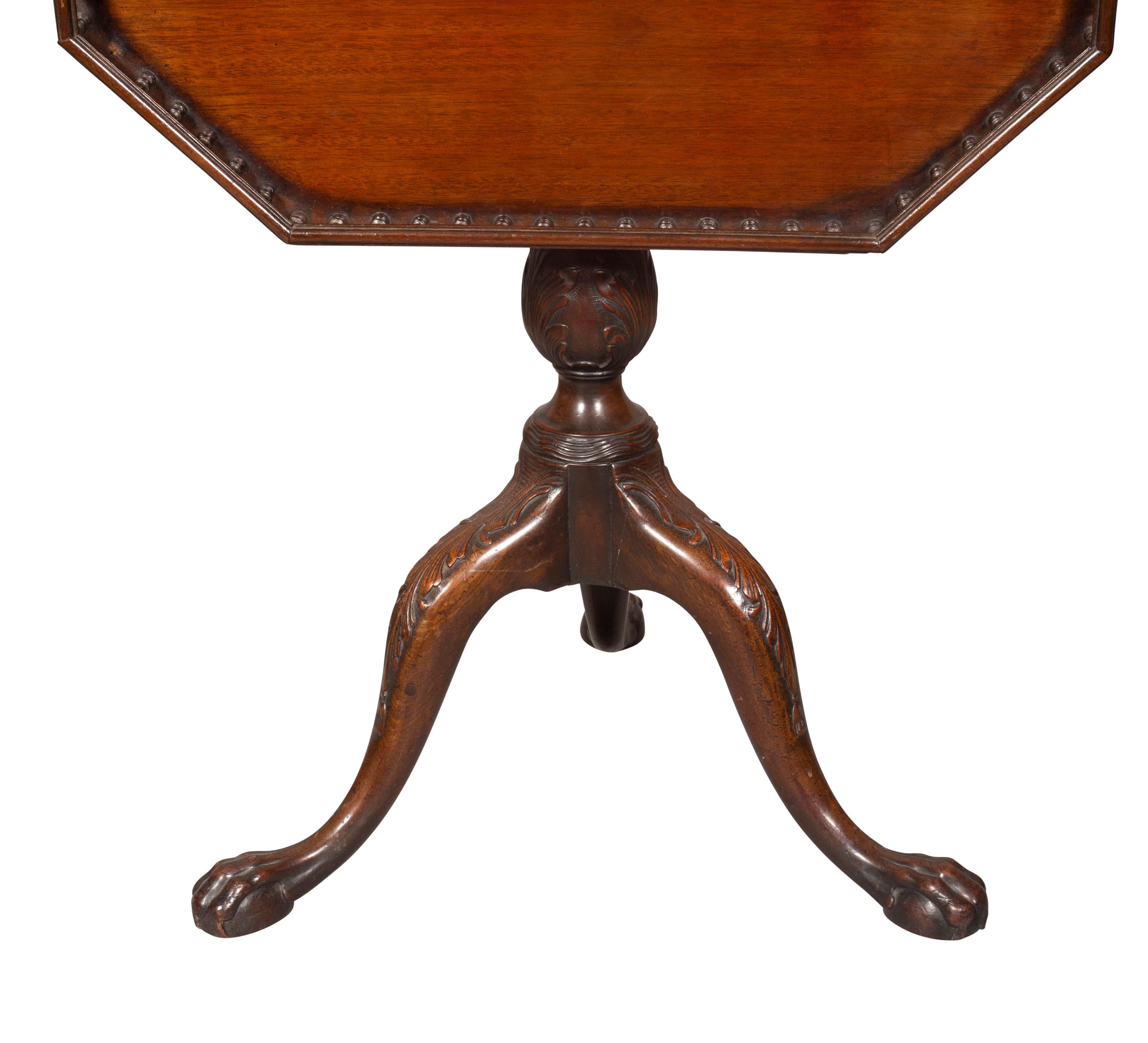 Mahagoni-Tisch mit Klappplatte im George-III-Stil (George III.) im Angebot