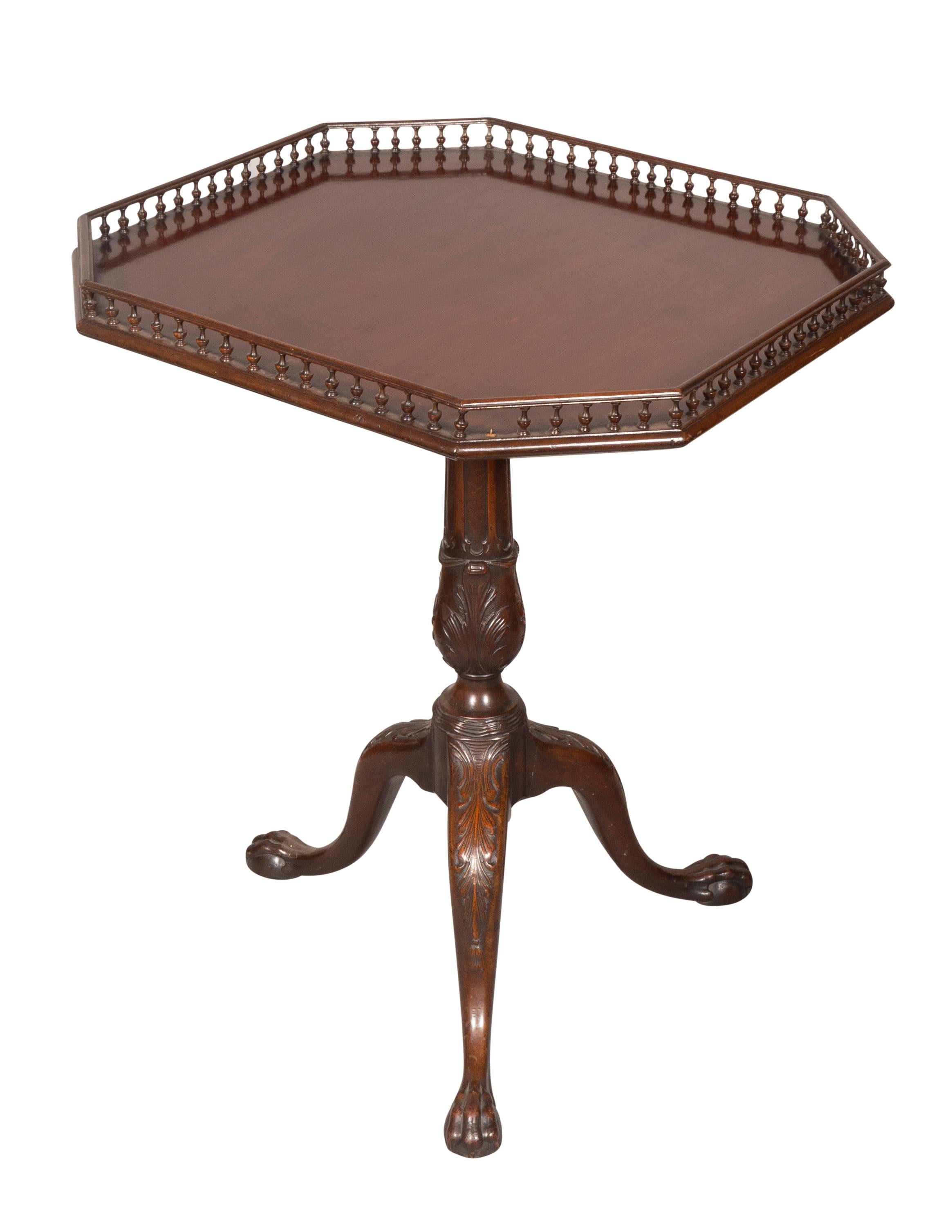 Mahagoni-Tisch mit Klappplatte im George-III-Stil im Angebot 1