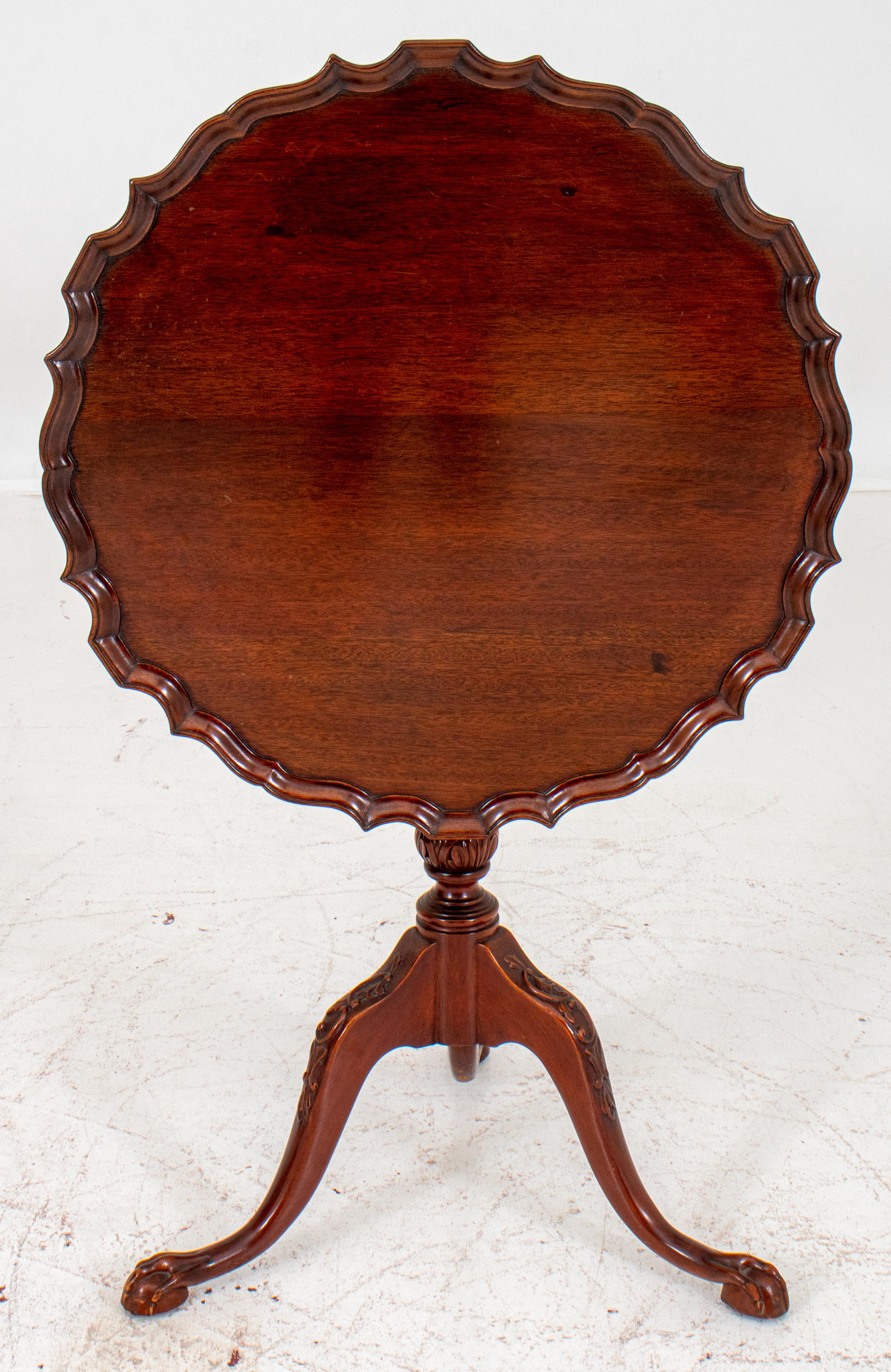 George III Style Mahogany Tilt-Top Tea Table In Good Condition In New York, NY