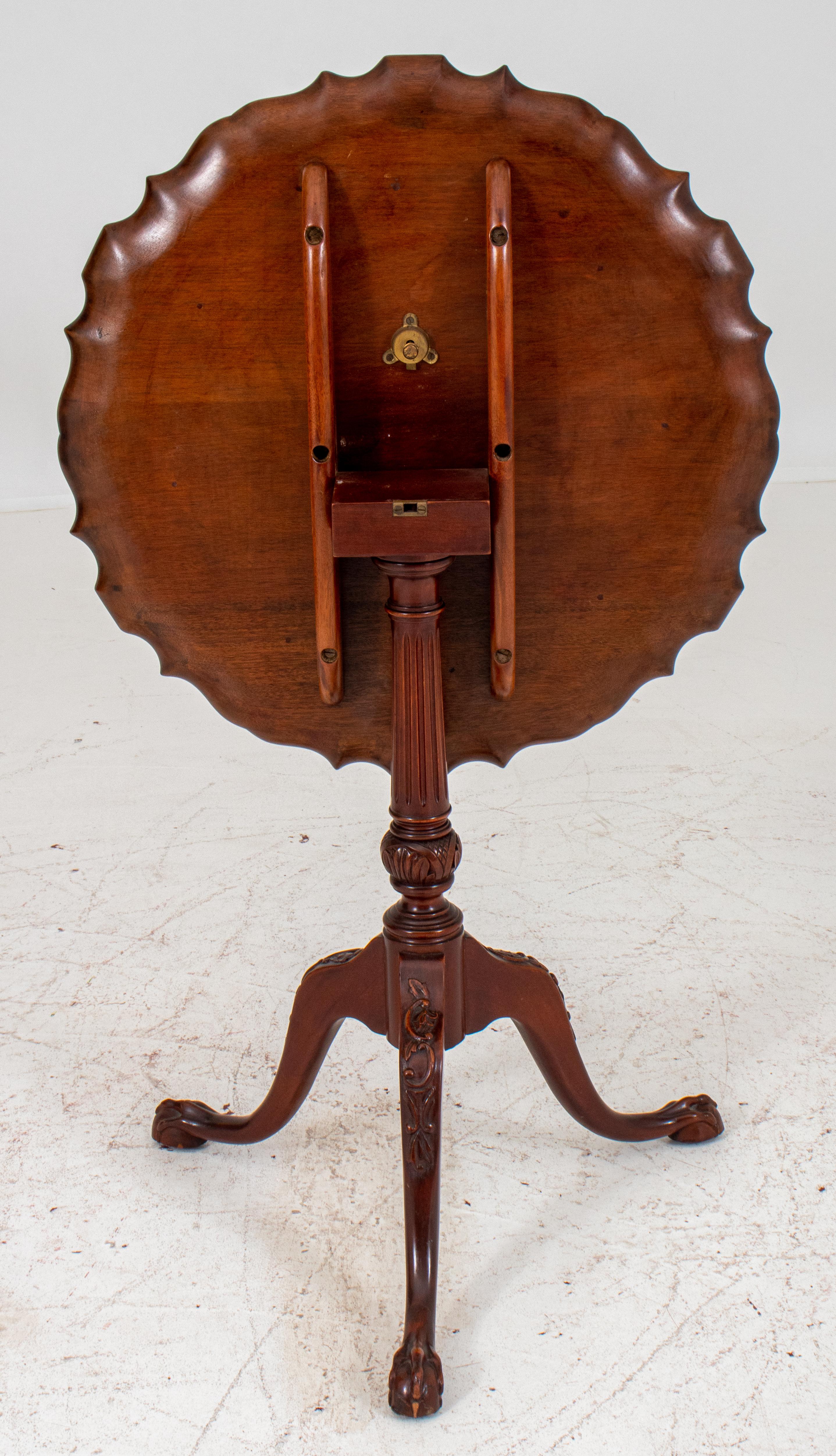 20th Century George III Style Mahogany Tilt-Top Tea Table