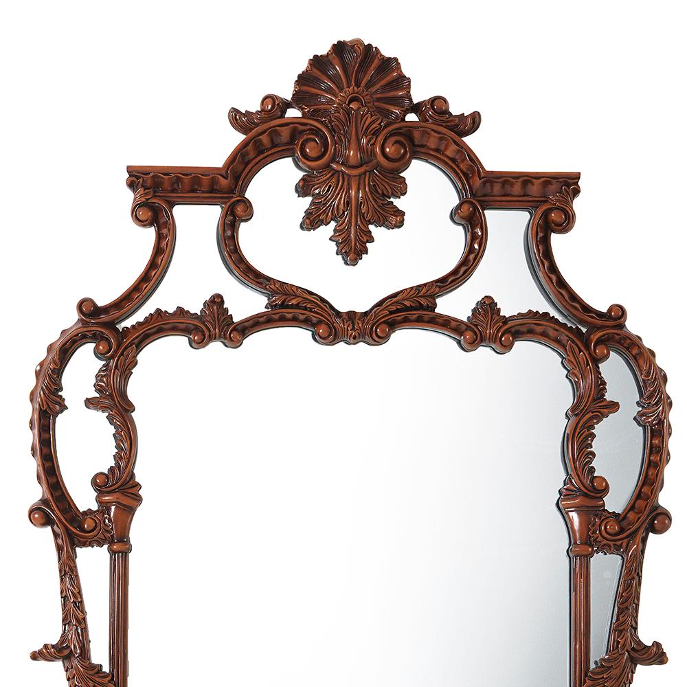 A large George III style carved beech wood and polished pier mirror with a carved shell and foliate details.

Dimensions: 35.5